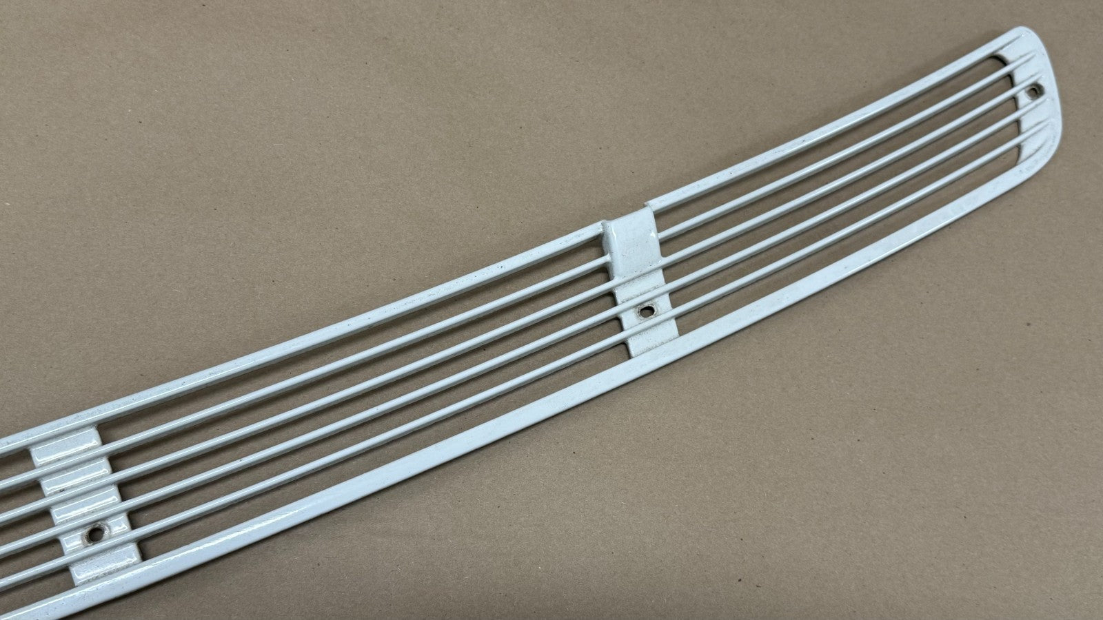 1995-2001 BMW  740i 740IL 750I E38 OEM Hood Vent Grille White