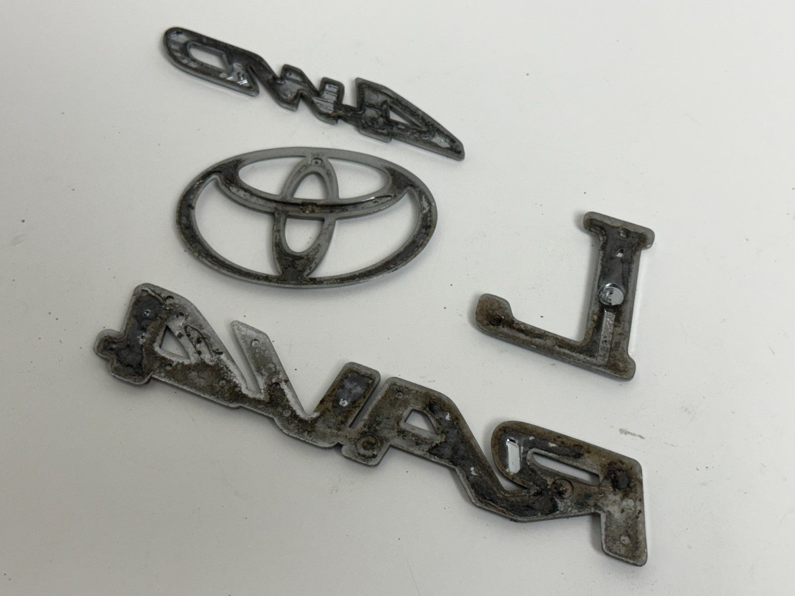 2006-2008 Toyota RAV4 L 4WD XA30 OEM rear liftgate emblem set 75431-0R060