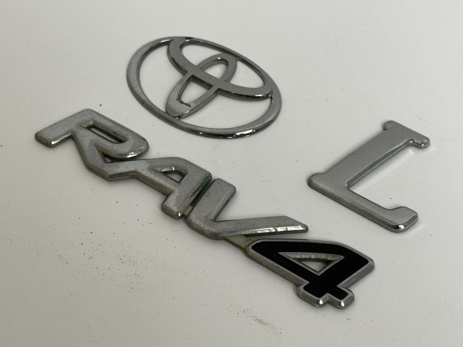 2006-2008 Toyota RAV4 XA30 OEM rear liftgate emblem set 75431-0R060