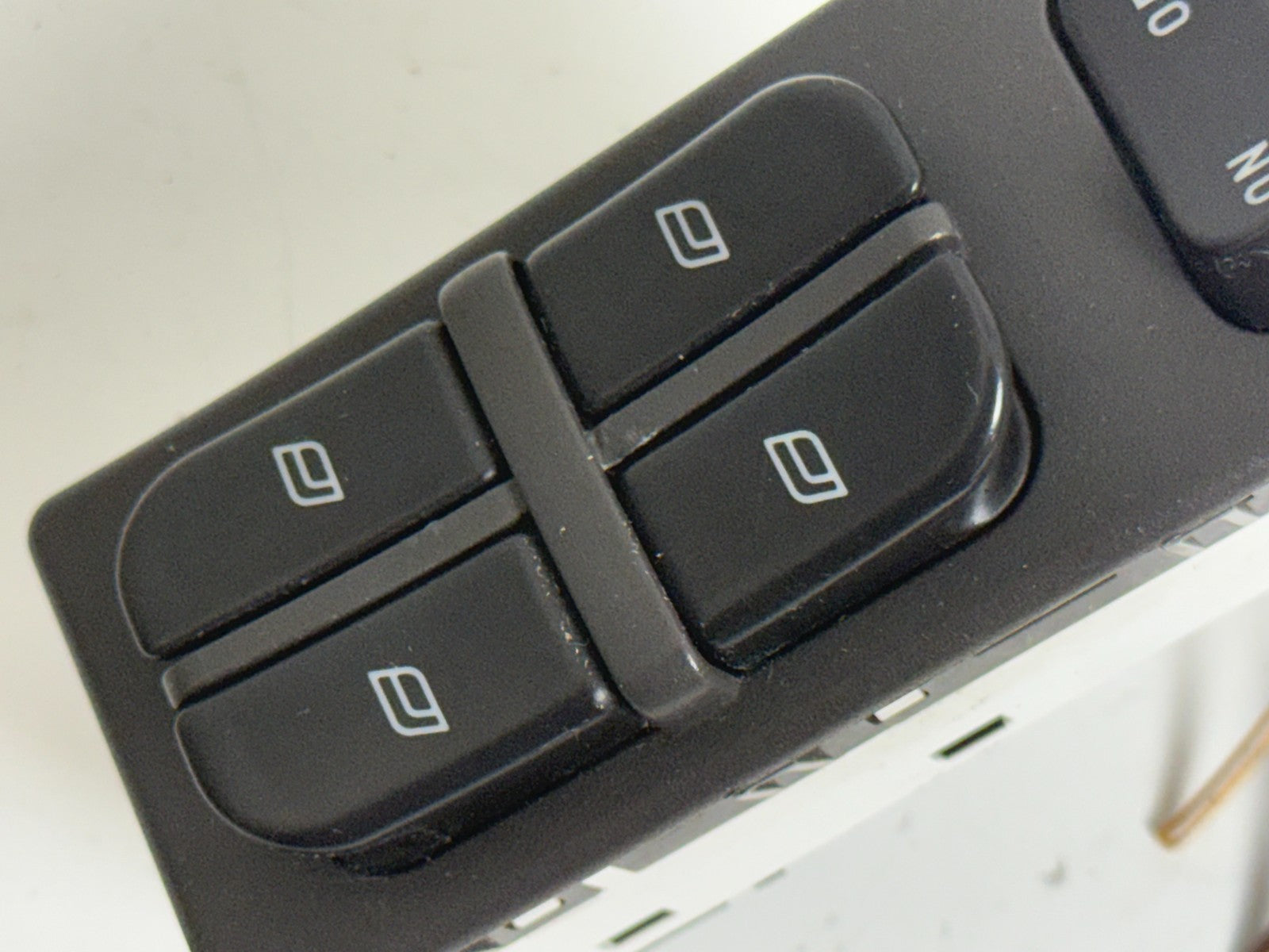 2004-2009 Saab 9-5 OEM Front Driver Master Power Window Lock Switch 4616082