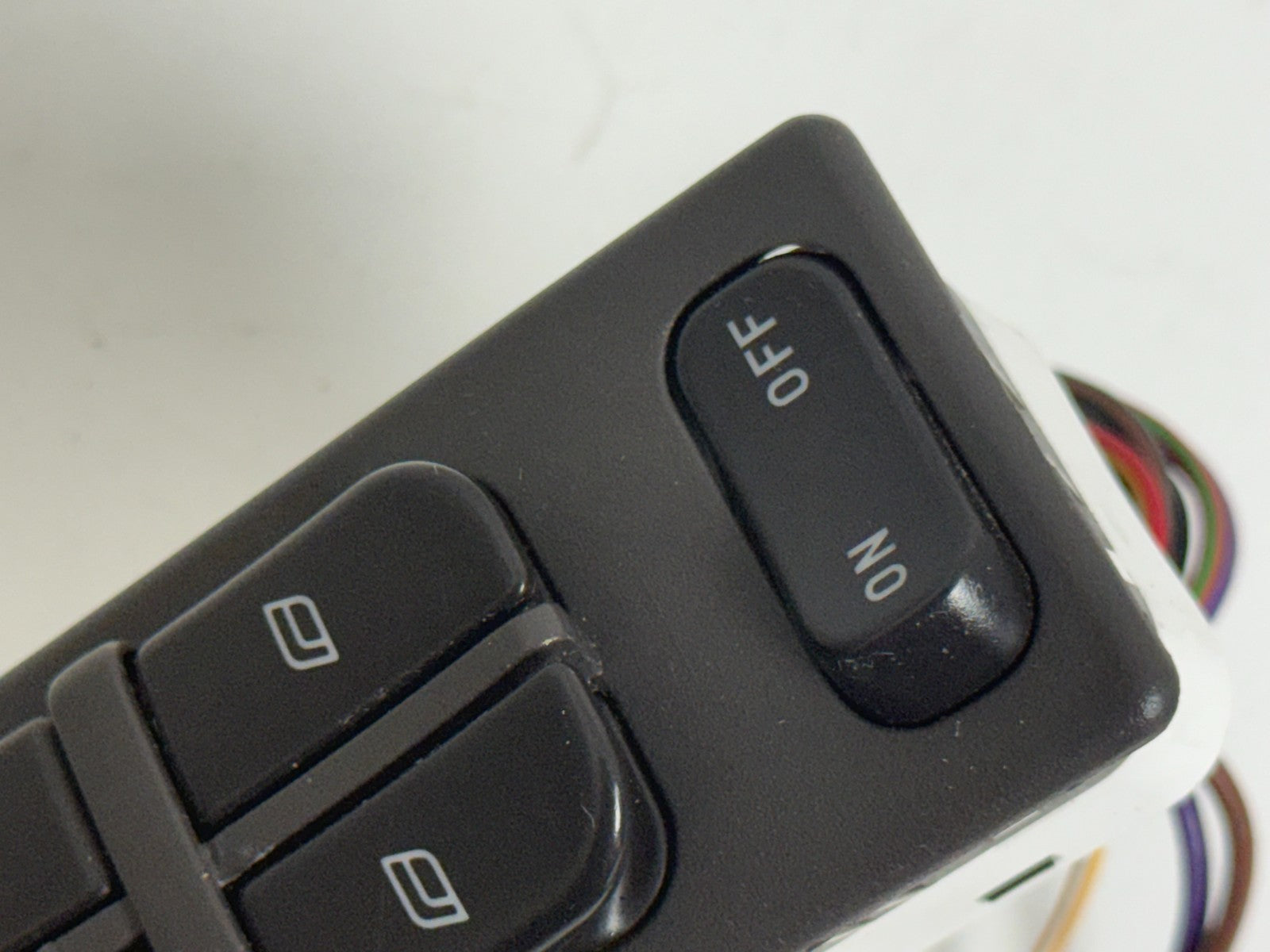 2004-2009 Saab 9-5 OEM Front Driver Master Power Window Lock Switch 4616082