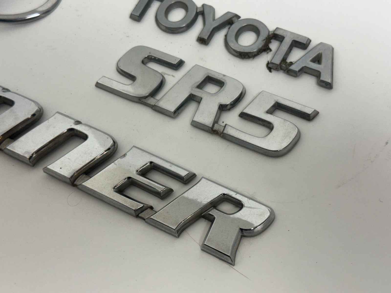 2001-2002 Toyota 4Runner SR5 OEM rear liftgate emblem set 75441-35010