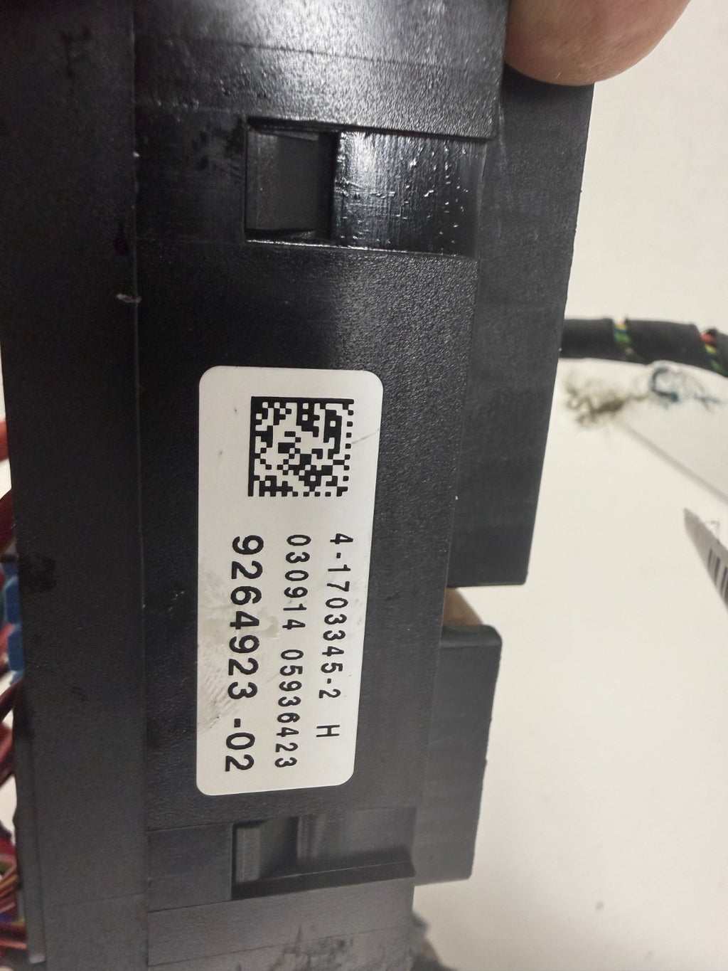 2010-2017 BMW F10 528 535 M5 Rear Fuse Box OEM 9264924 with Harness