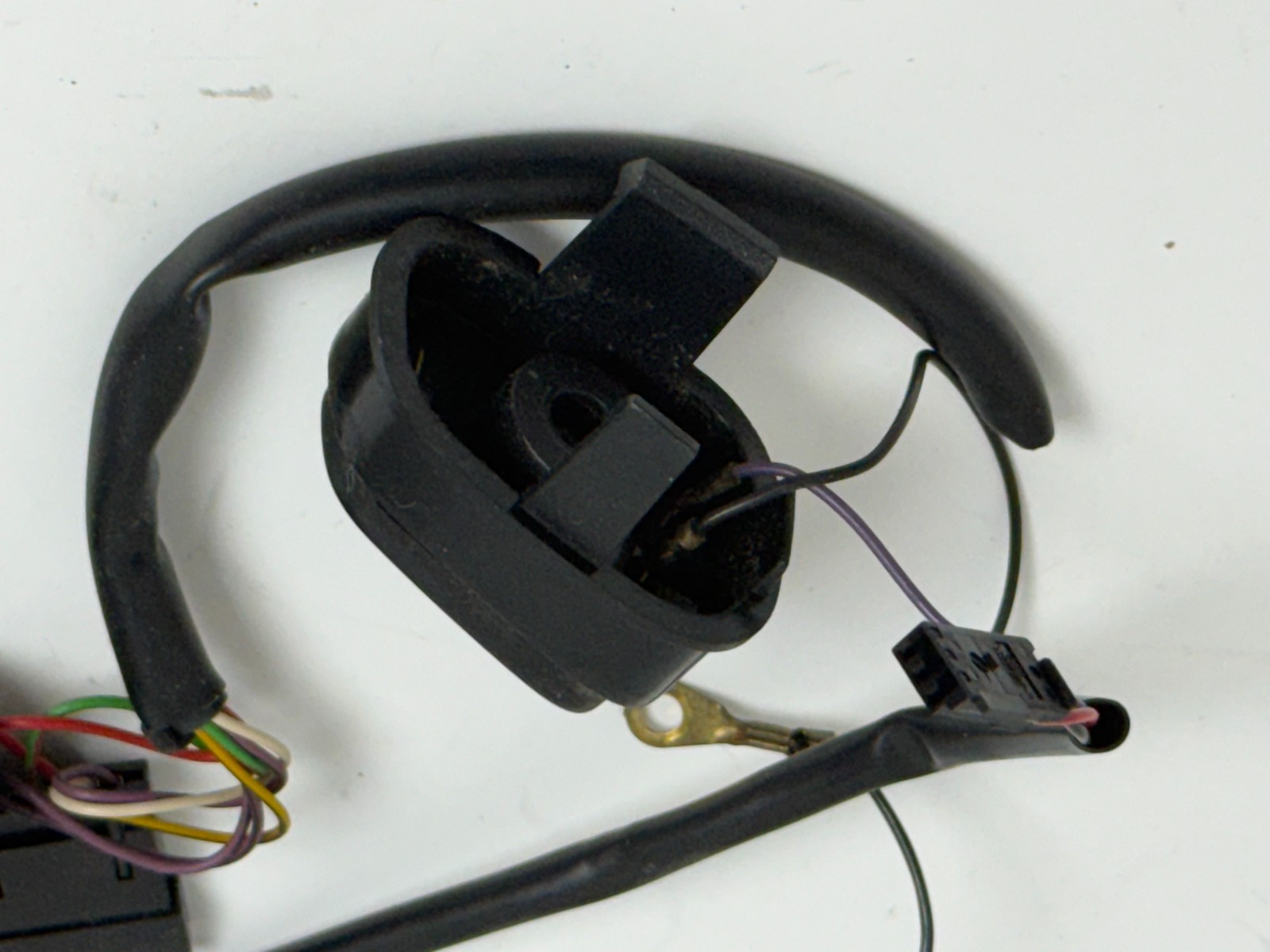 1999-2004 Land Rover Discovery II 2 OEM Horn Buttons Complete with harness