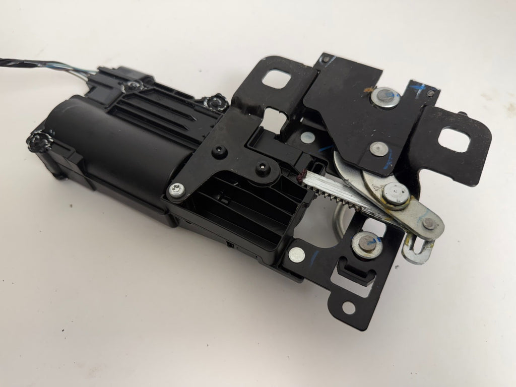 2013-2020 Lincoln MKZ Trunk Lid Striker Actuator DP53-F404B12-AE OEM