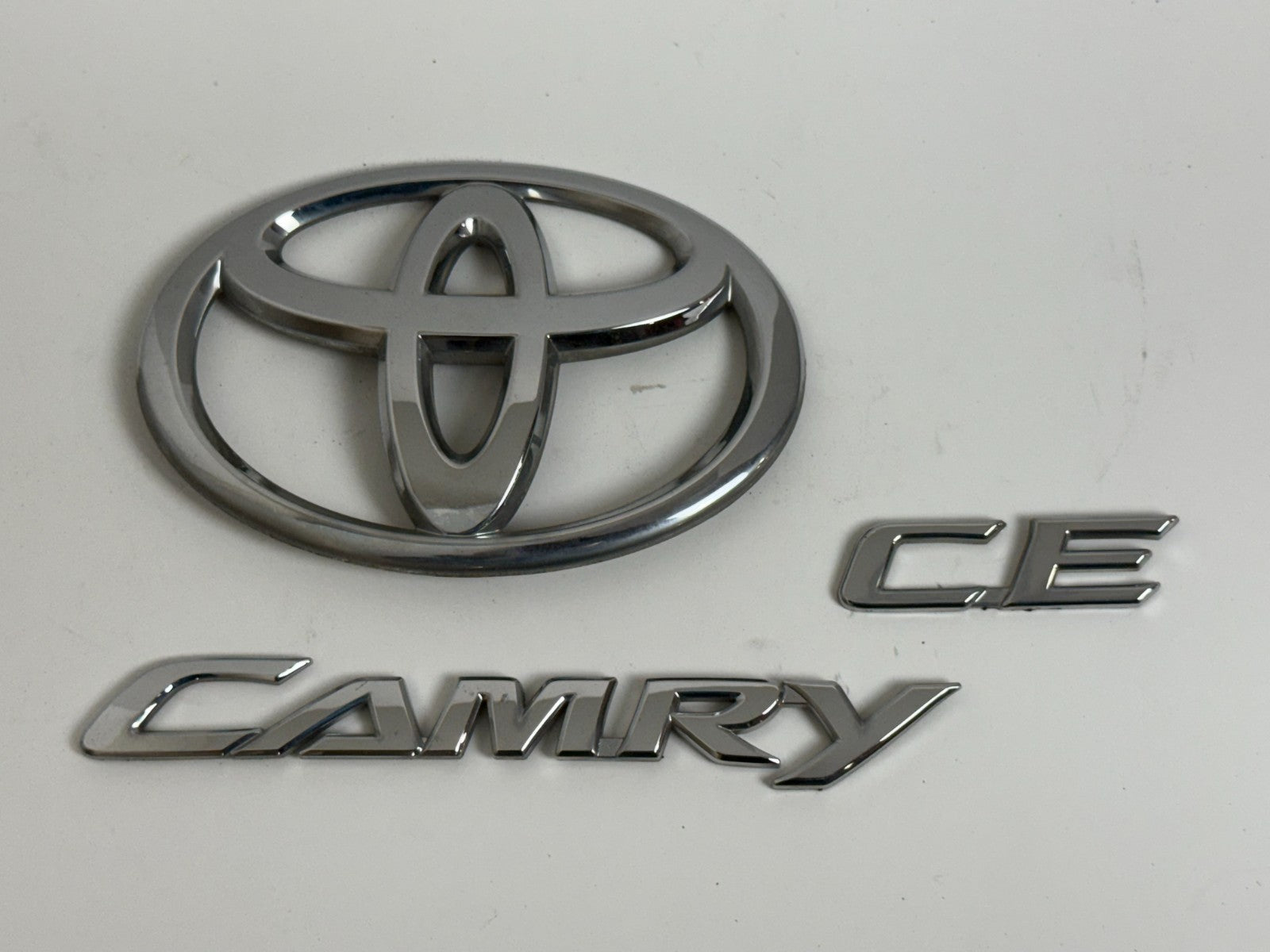 2007-2011 Toyota Camry CE XV40 OEM rear trunk emblem full set 75442-06120