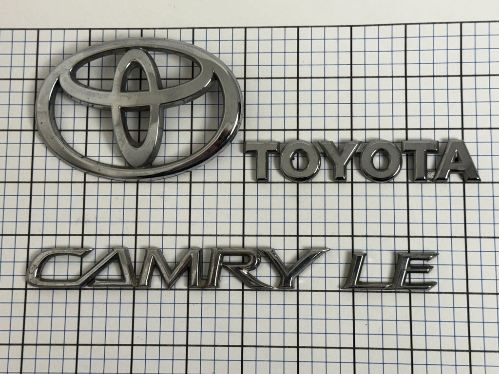 2002-2004 Toyota Camry LE XV30 OEM rear trunk emblem full set 75443-06020