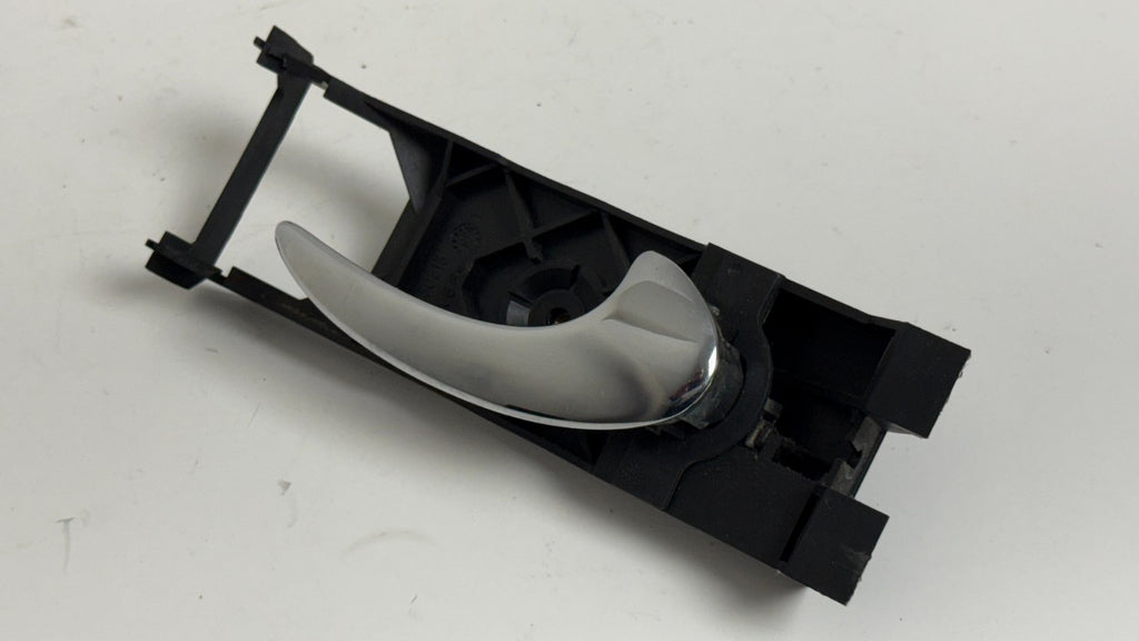 JAGUAR XJ8 2000 RIGHT SIDE FRONT REAR INTERIOR PASSENGER DOOR HANDLE 98 00 01 02