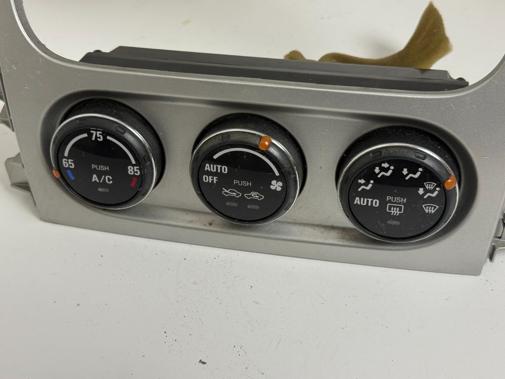 2005 SUZUKI AERIO AUTO AC CLIMATE HEATER CONTROL 35910-59J40 DASH VENT BEZEL