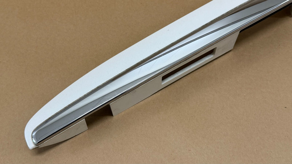 2004-2007 Lexus RX330 RX350 RX400h GATE trim garnish white OEM 76811-0E020