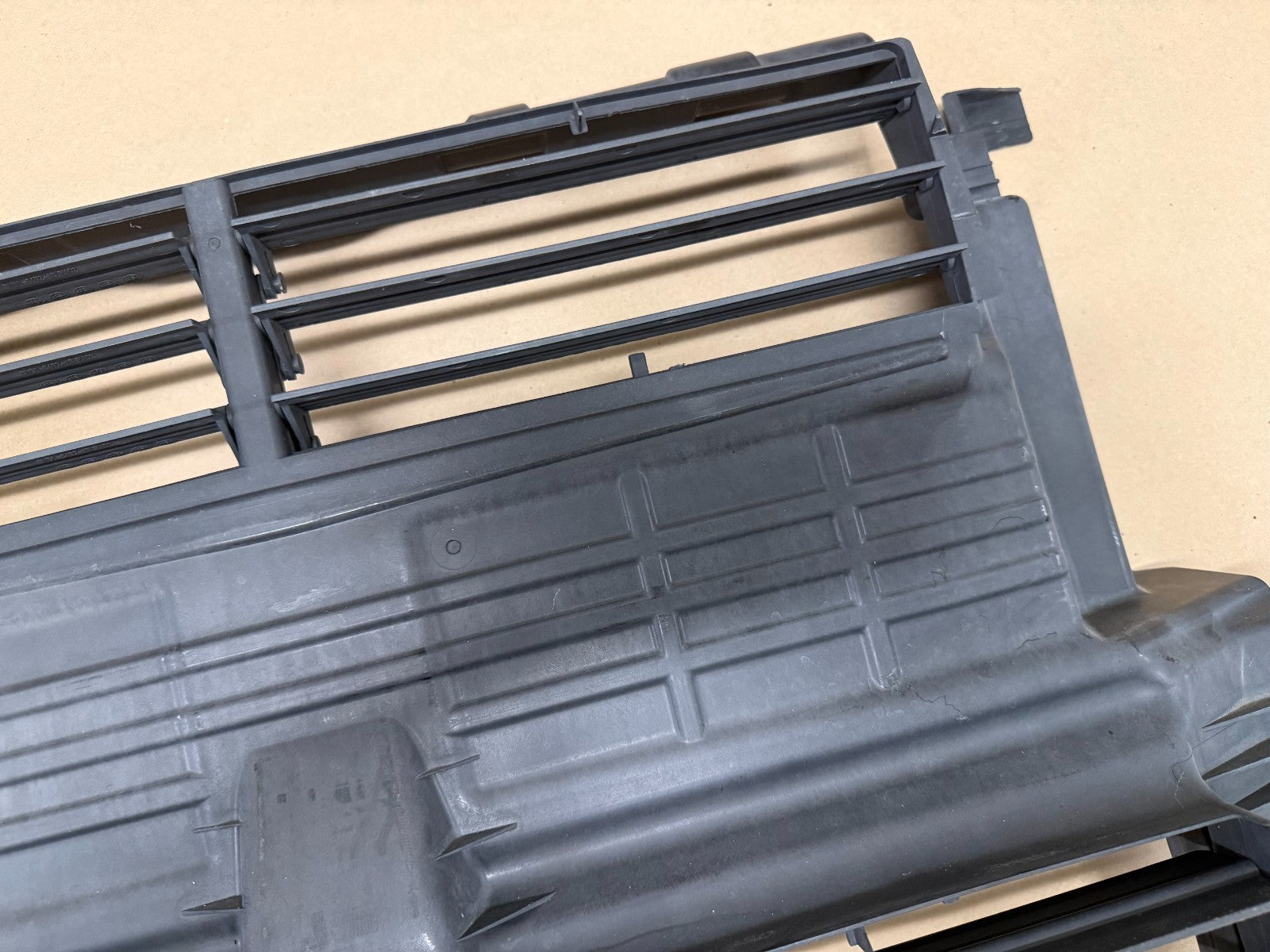 2013-2018 Ford C-Max Hybrid Energi Active Grille Shutter DM51-8475-AD OEM