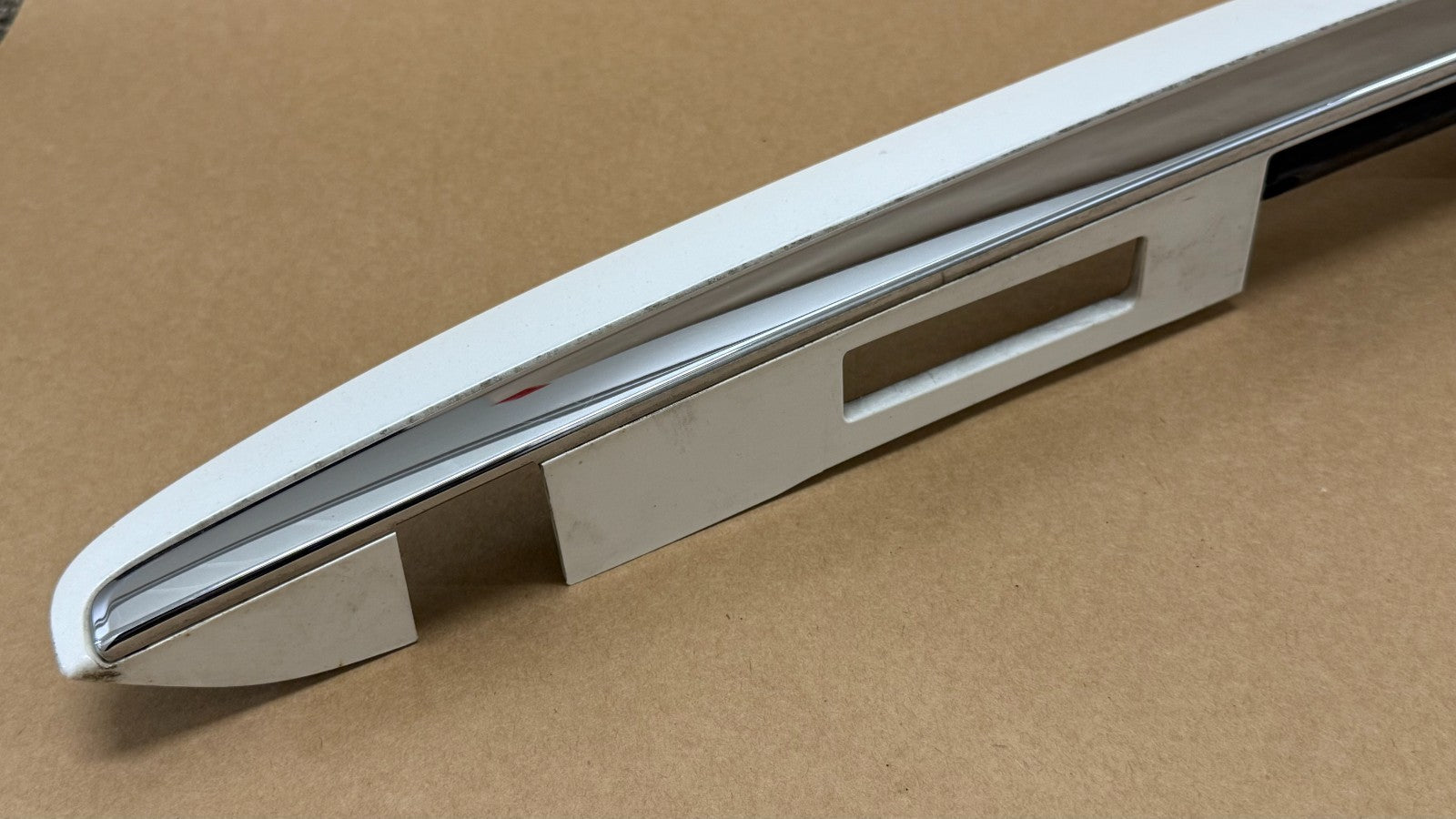 2004-2007 Lexus RX330 RX350 RX400h GATE trim garnish white OEM 76811-0E020