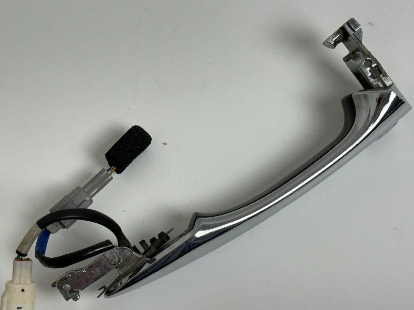 2011-2019 Infiniti Q70 Front Left Driver Side Exterior Door Handle broken jack