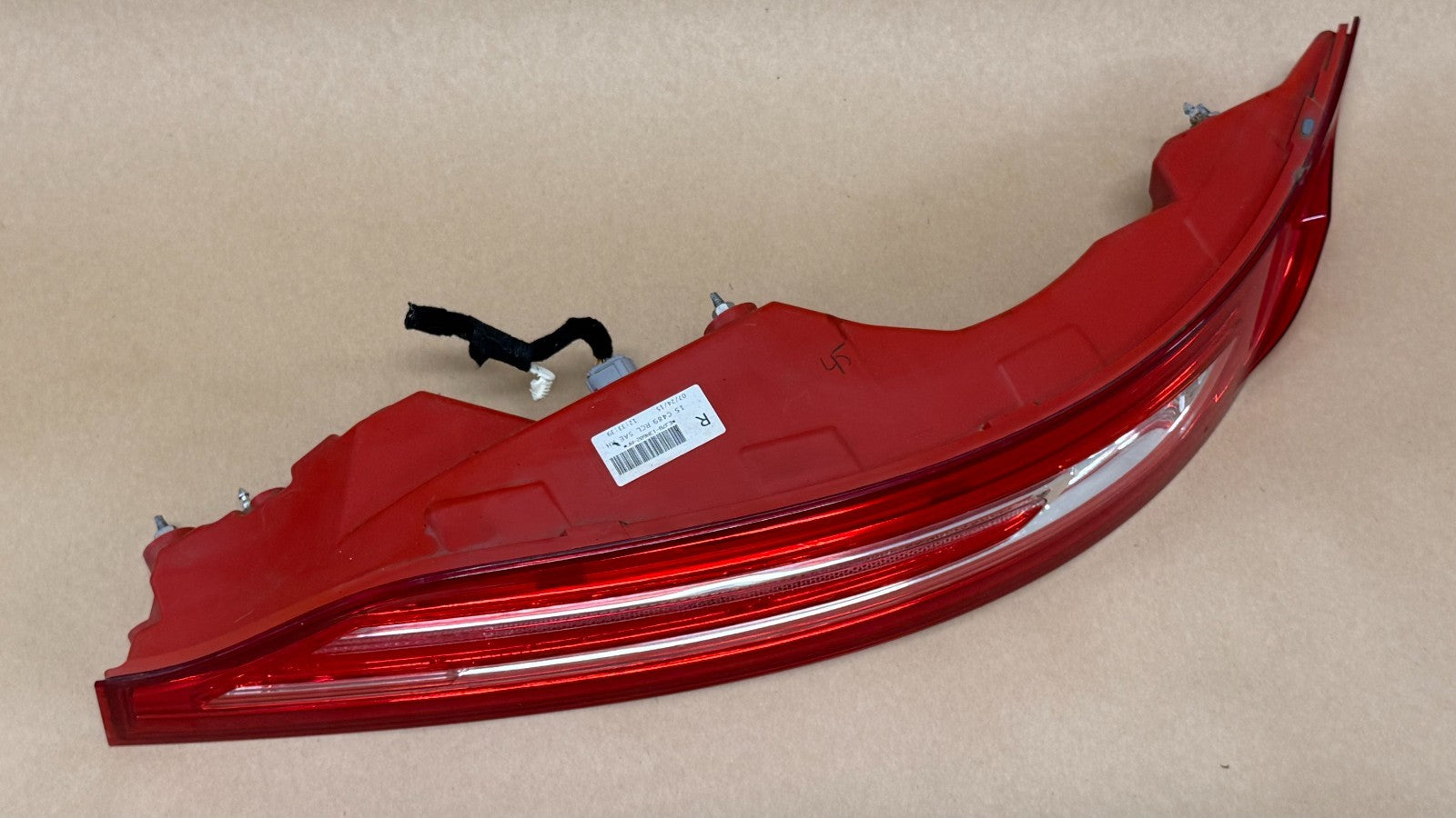2015-2019 LINCOLN MKC Right Side LID MOUNTED TAILLIGHT LED EJ7B-13A602-AF