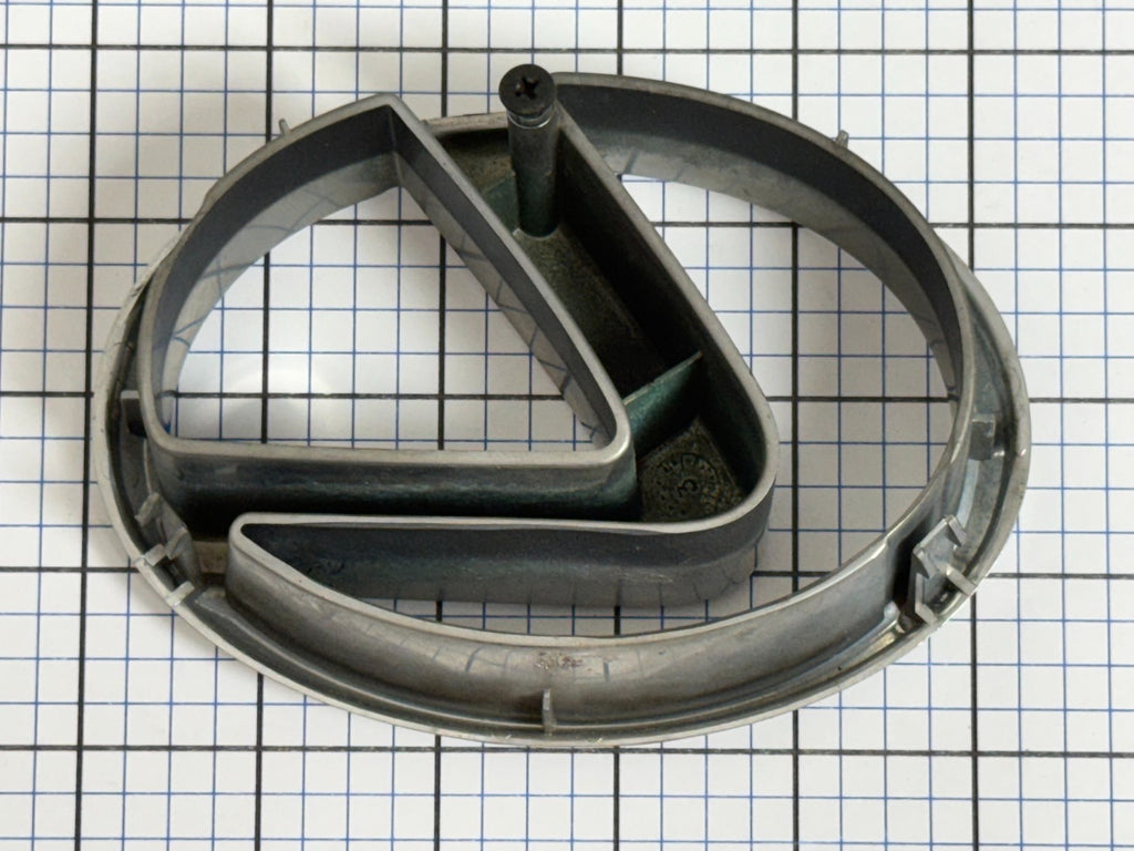 2004-2009 Lexus RX330 RX400h front grille emblem  OEM 75311-48070