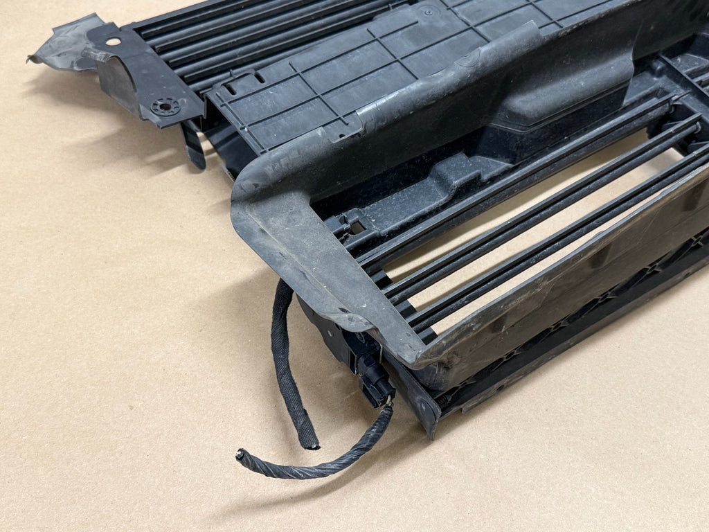 2013-2016 LINCOLN MKZ OEM Radiator Grille Active Shutter Assembly w/ Motor
