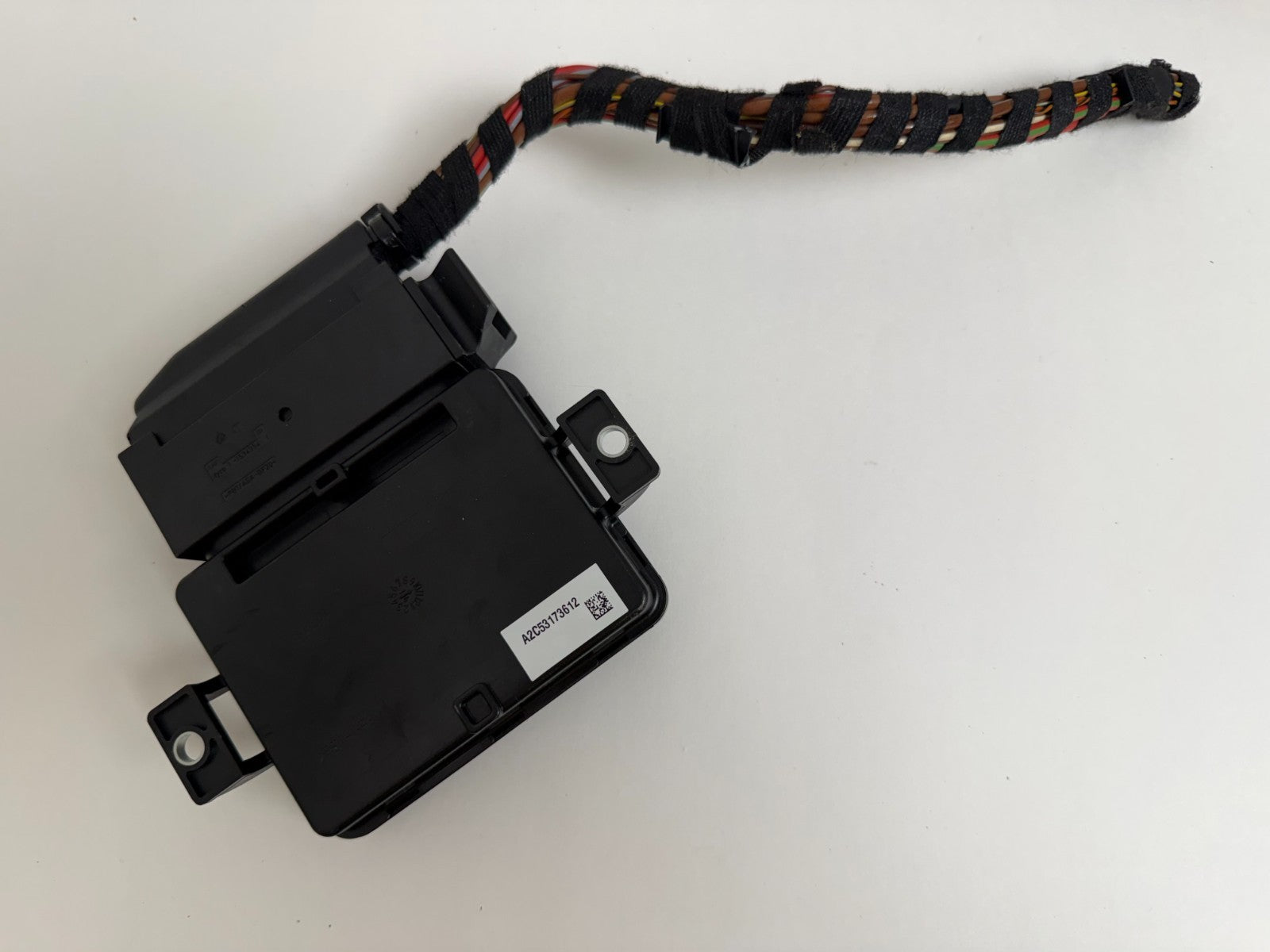 2005-2011 Audi A6 S6 Electronic Parking Brake EPB Control Module 4F0907801B OEM