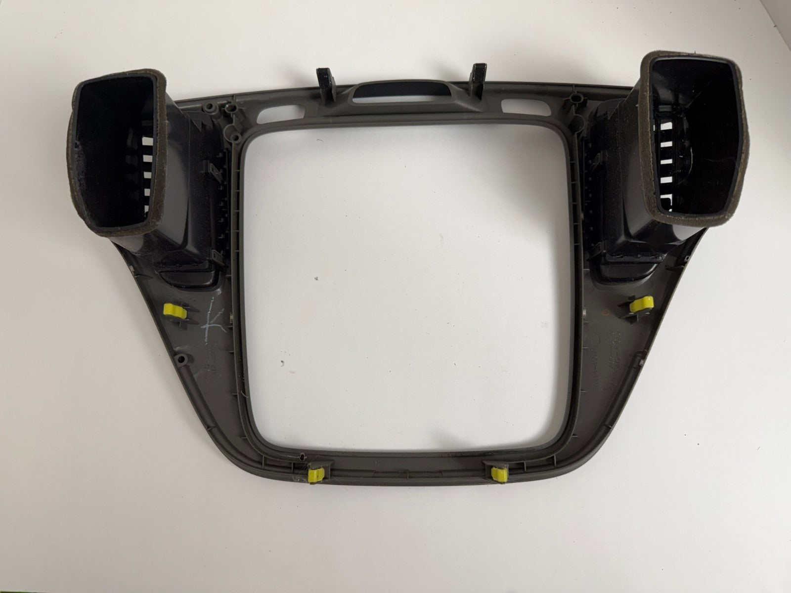 2001-2004 Toyota Highlander Center Dash Radio AC Vent Bezel Gray 55405-48090-B0