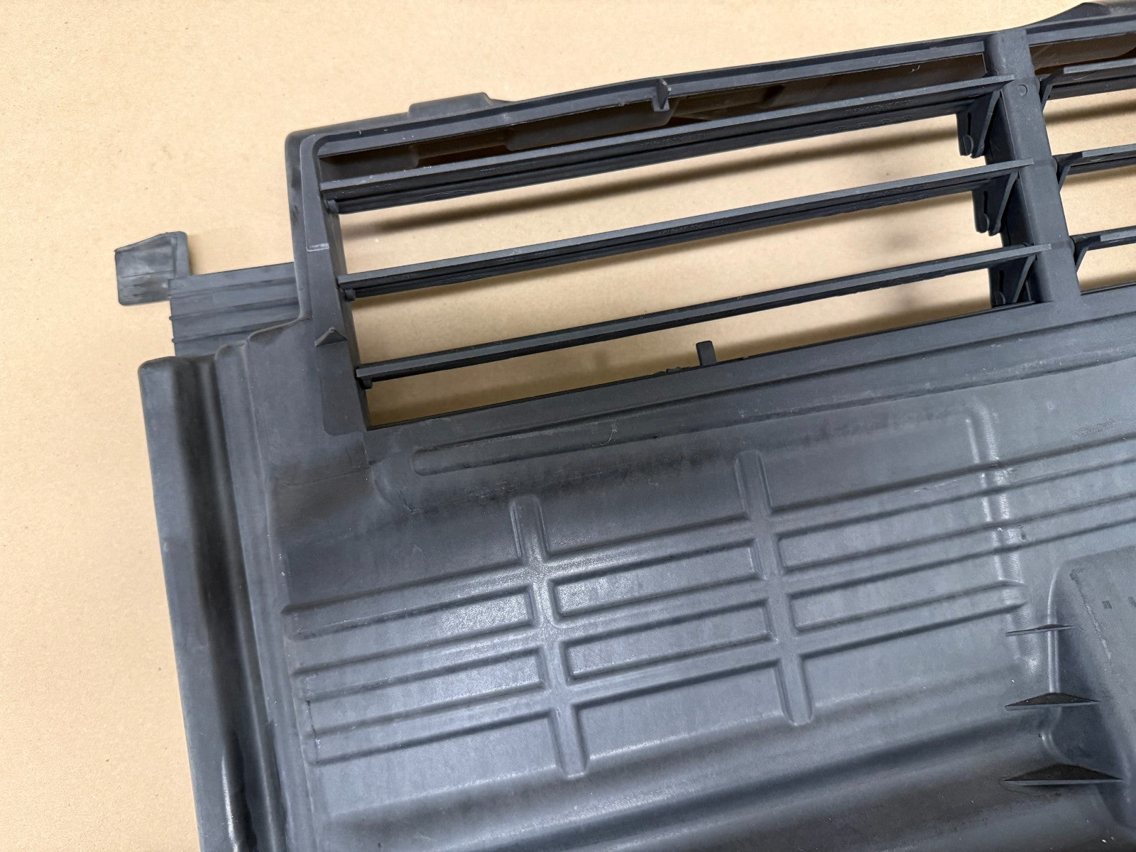 2013-2018 Ford C-Max Hybrid Energi Active Grille Shutter DM51-8475-AD OEM