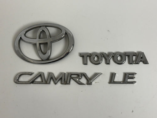 2002-2004 Toyota Camry LE XV30 OEM rear trunk emblem full set 75443-06020