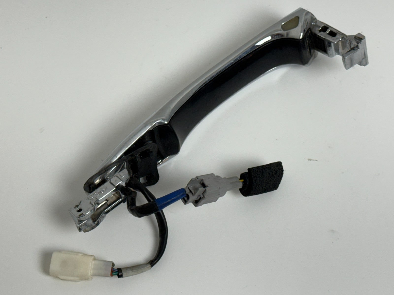 2011-2019 Infiniti Q70 Front Left Driver Side Exterior Door Handle broken jack