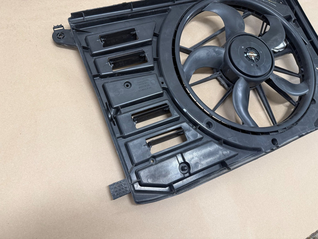 2013-2018 Ford C-Max Hybrid Energi Radiator Cooling Fan DM58-8C607-A OEM