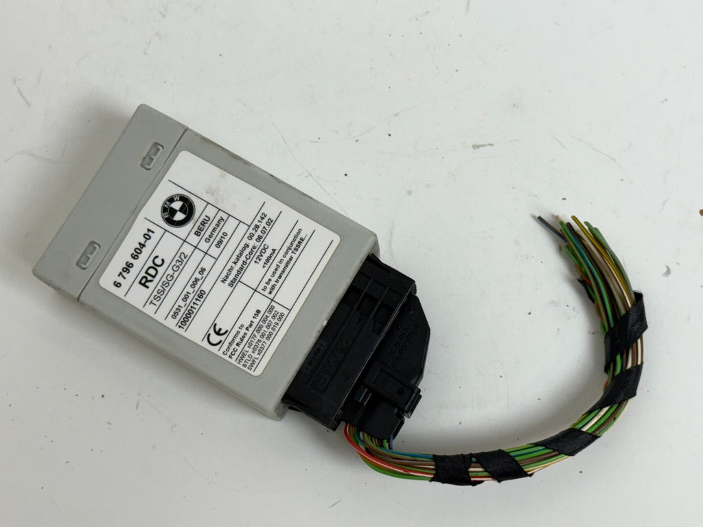 2009-2011 BMW 5  7 series OEM RDC TIRE PRESSURE MODULE 6796604-01 with connector