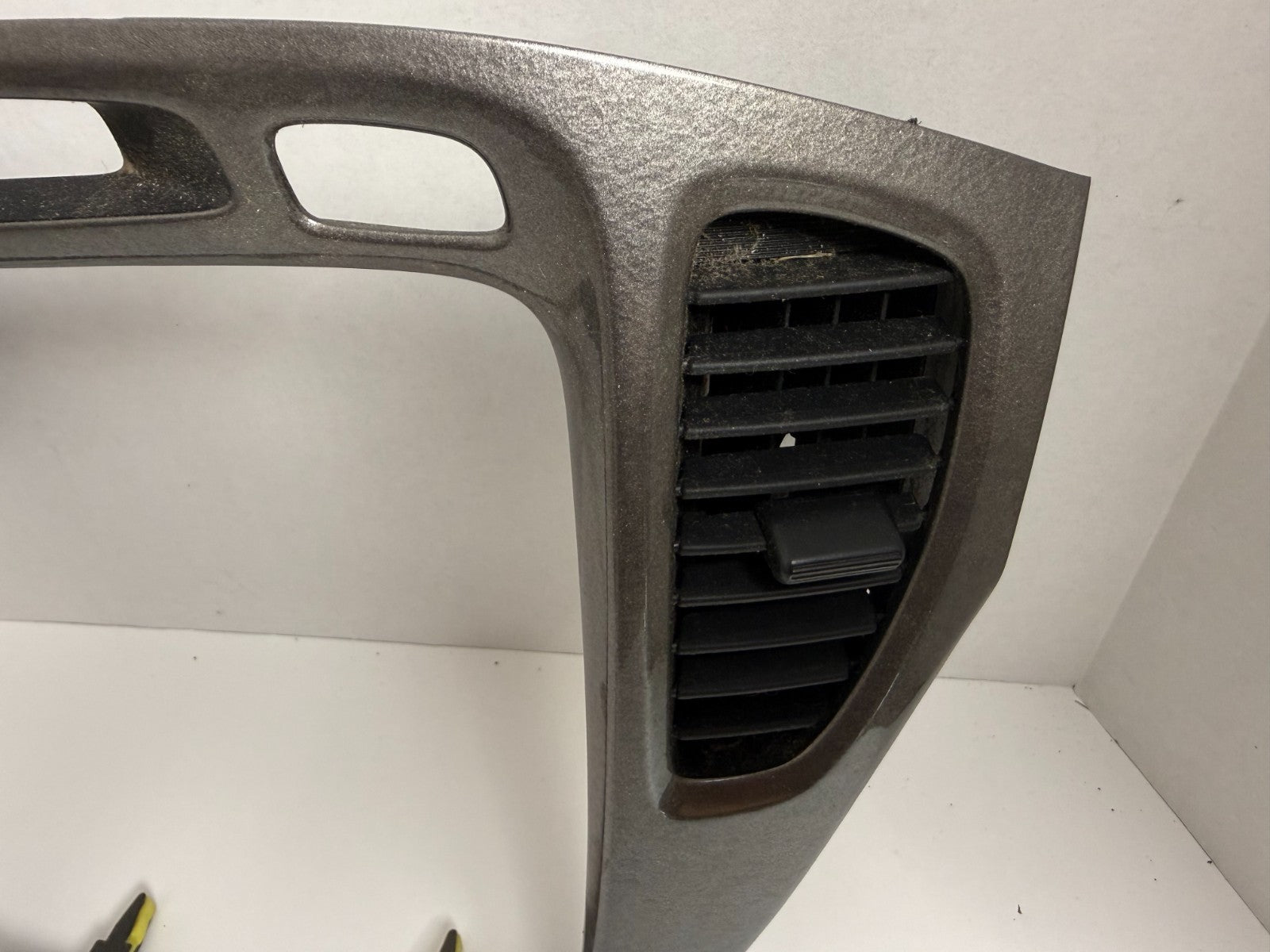 2001-2004 Toyota Highlander Center Dash Radio AC Vent Bezel Gray 55405-48090-B0