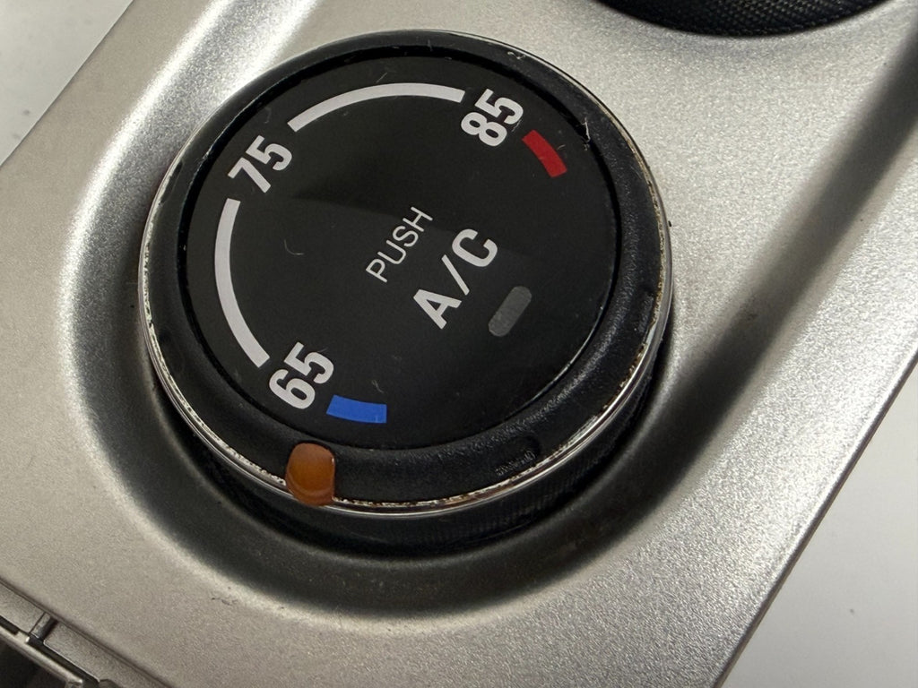 2005 SUZUKI AERIO AUTO AC CLIMATE HEATER CONTROL 35910-59J40 DASH VENT BEZEL