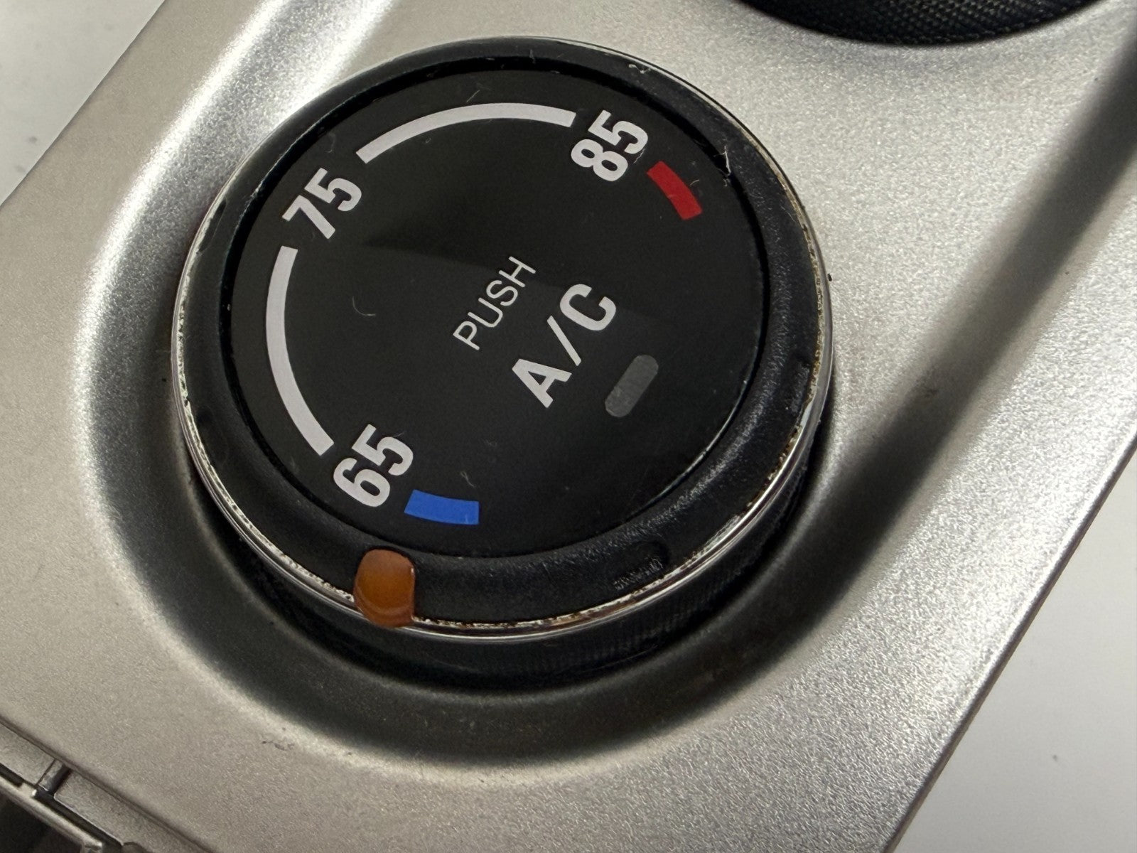 2005 SUZUKI AERIO AUTO AC CLIMATE HEATER CONTROL 35910-59J40 DASH VENT BEZEL