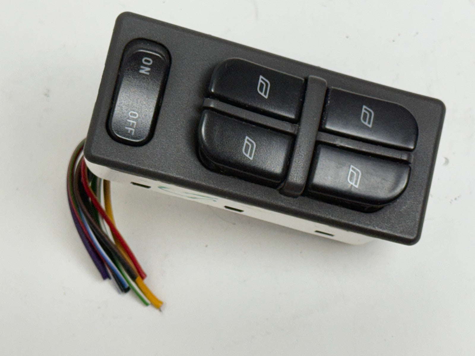 2004-2009 Saab 9-5 OEM Front Driver Master Power Window Lock Switch 4616082