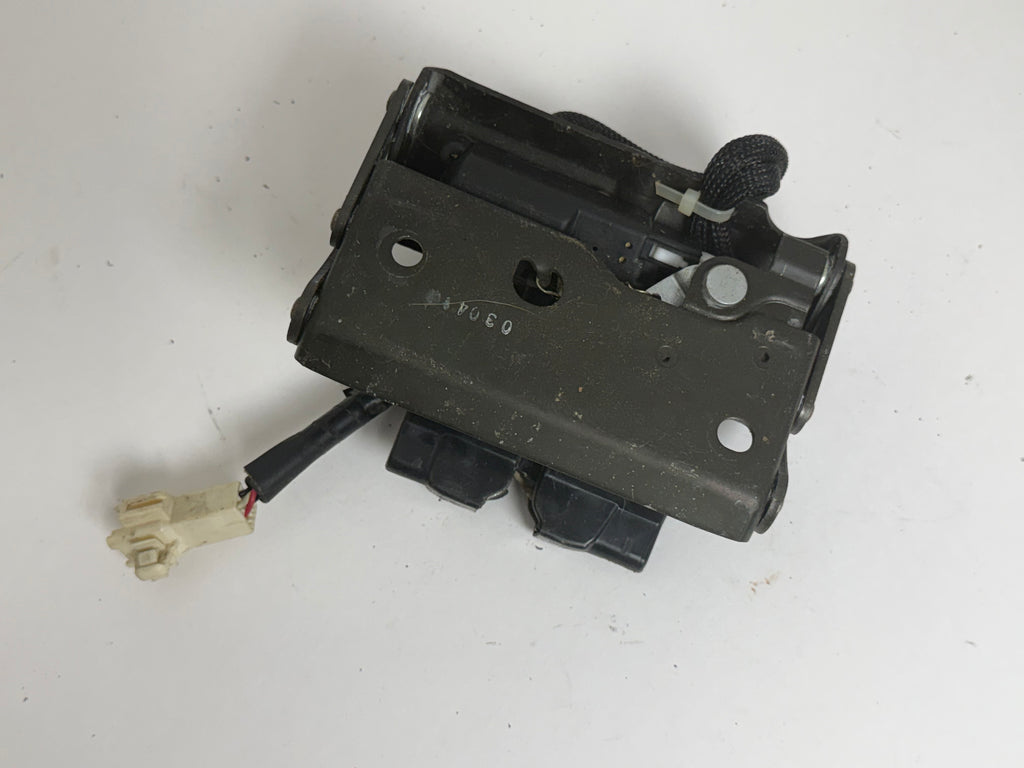 2002-2010 LEXUS SC430 Rear Trunk Lid Luggage Latch Lock Actuator Assembly OEM