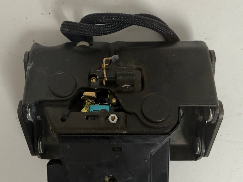 2002-2010 LEXUS SC430 Rear Trunk Lid Luggage Latch Lock Actuator Assembly OEM