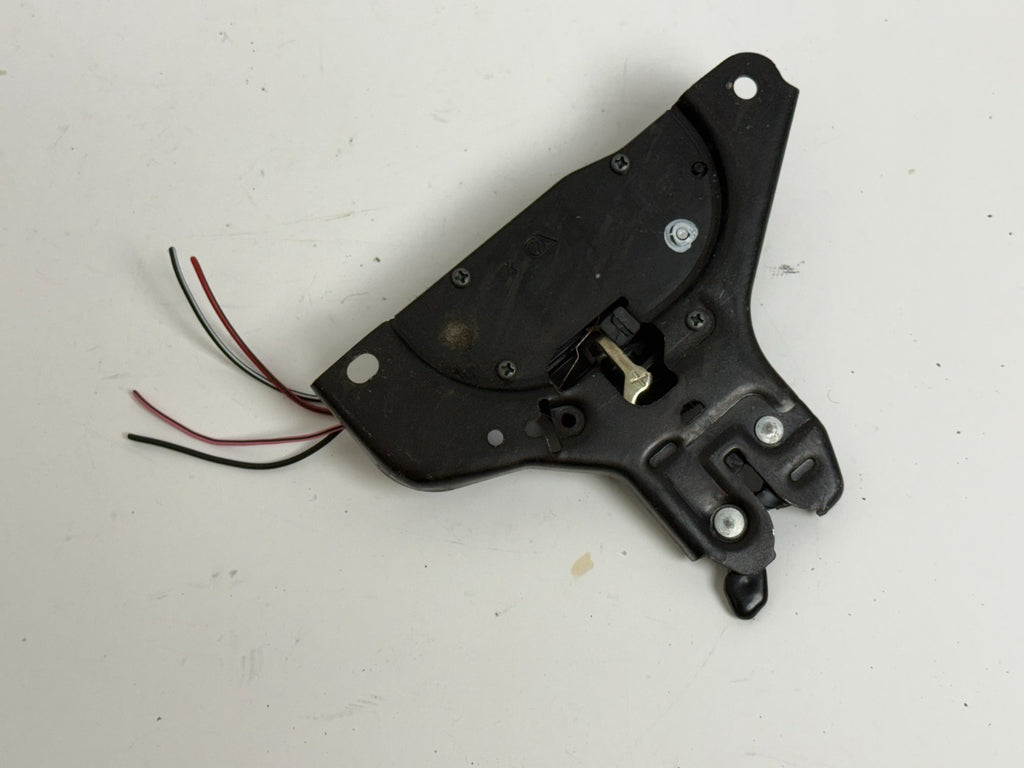 CADILLAC CTS 2008-2014 STS 25885392 Trunk Lock Latch Actuator Release Lid