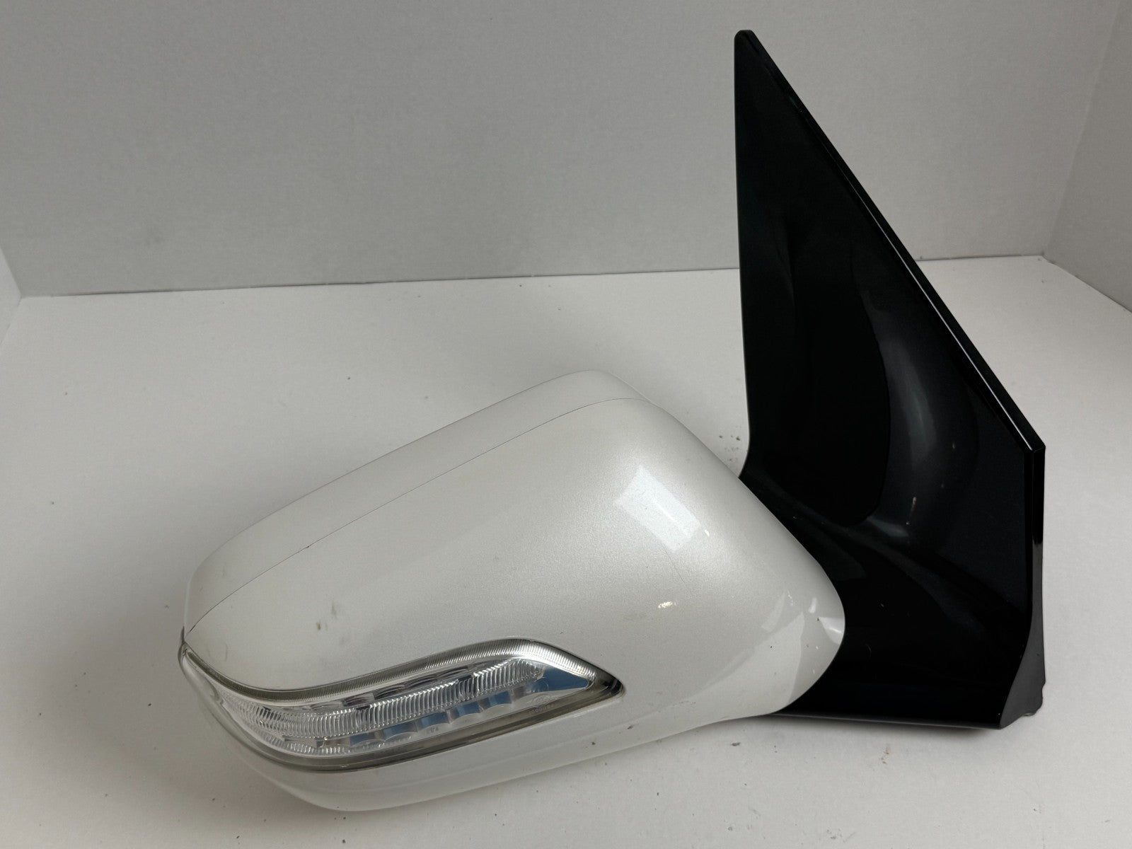 2007-2009 Acura MDX Right Passenger Side Door Power Mirror Heated White