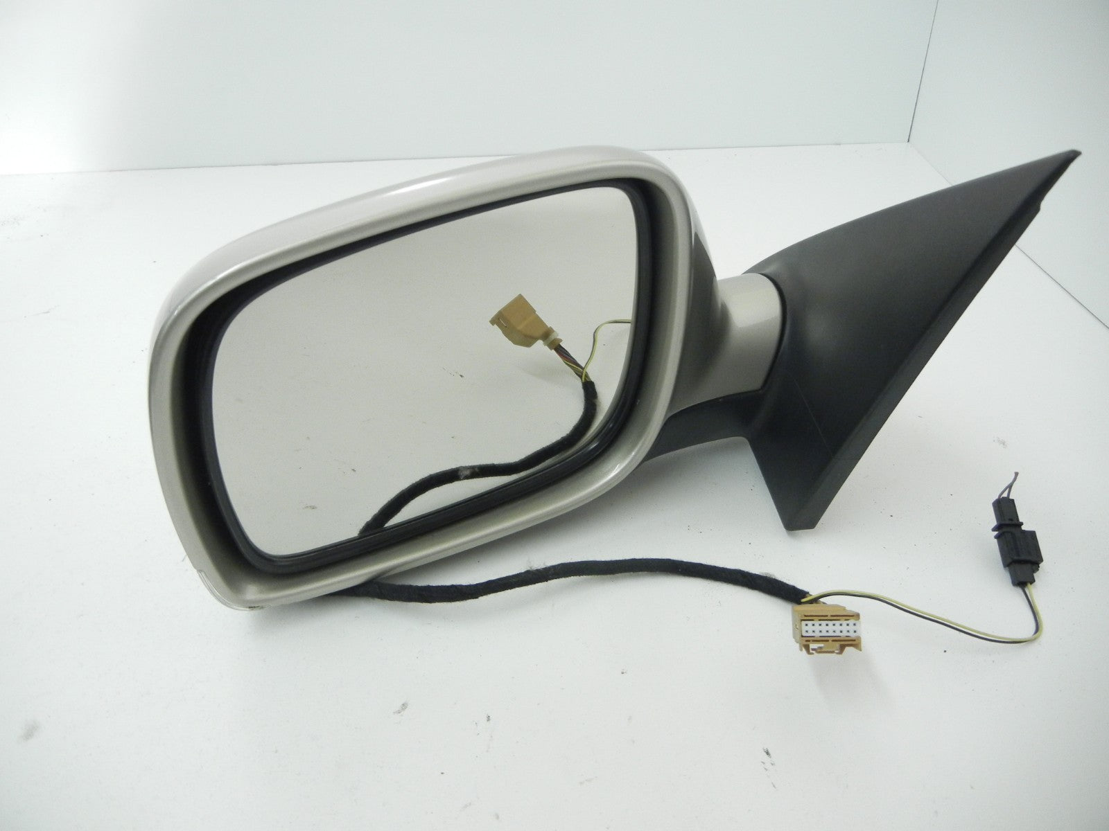 VW Touareg 2005 Left Door Driver Side Power Folding Auto Dimming Mirror Beige