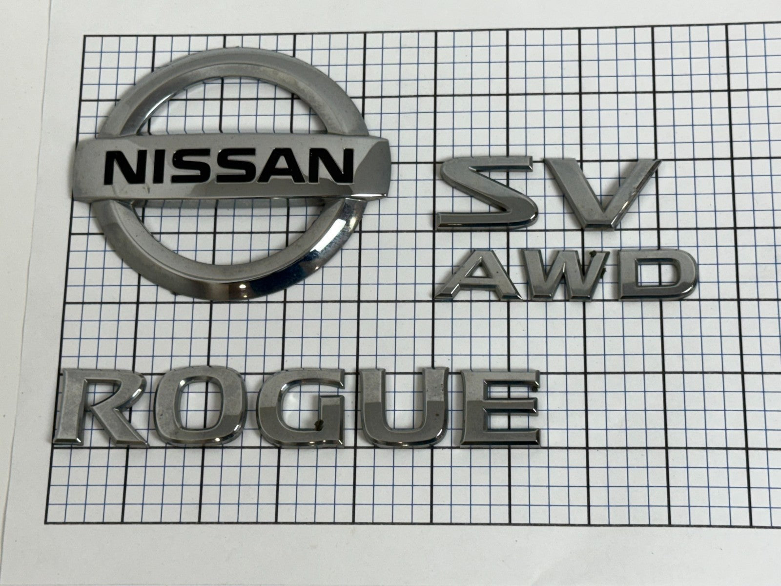 NISSAN Rogue SV AWD 2014-2019 Trunk Liftgate Emblem Set