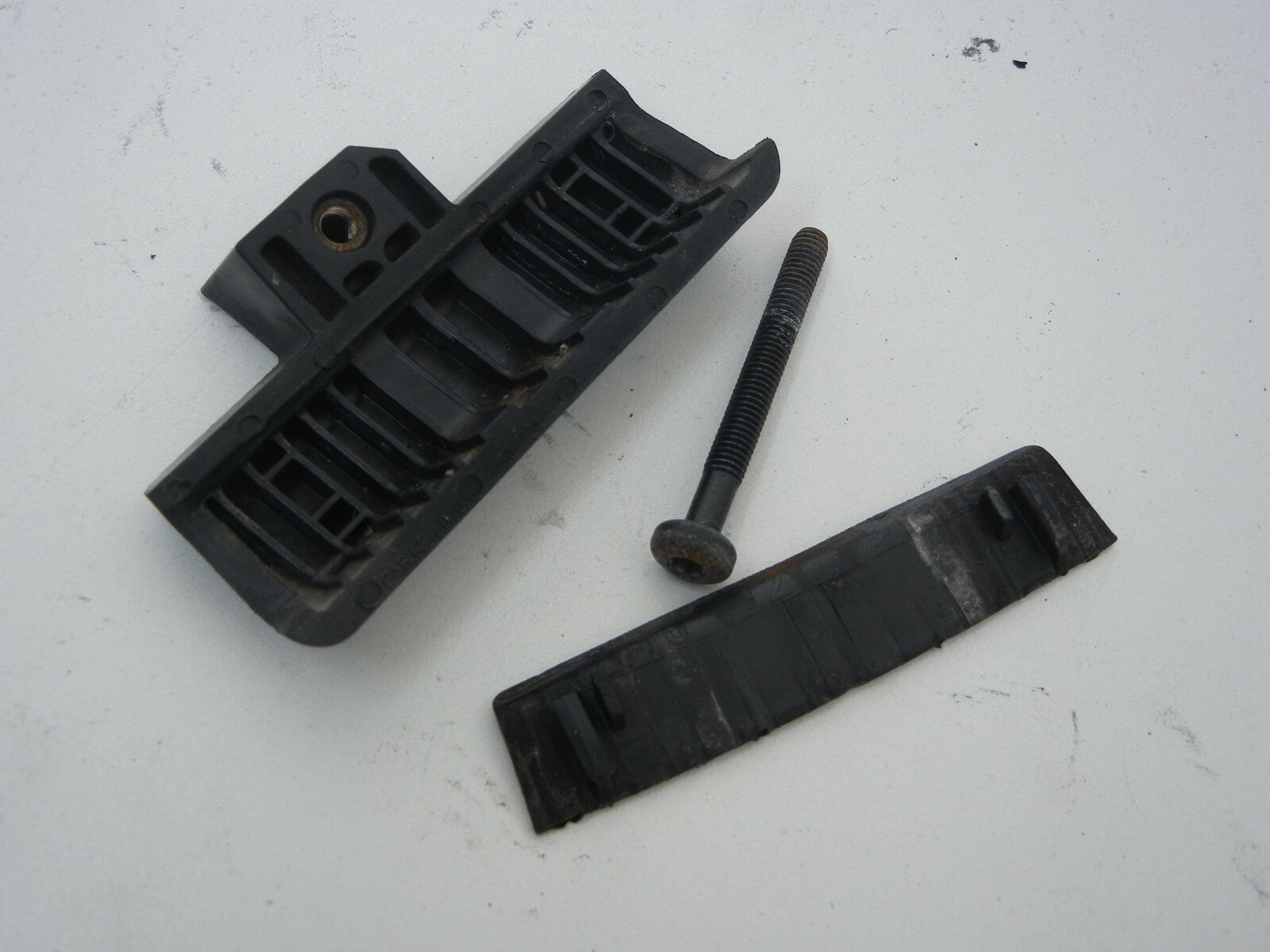 SUBARU Forester 03-08 Roof Rack Rails Cross Bar Mount Bracket Clamp Bolt Right