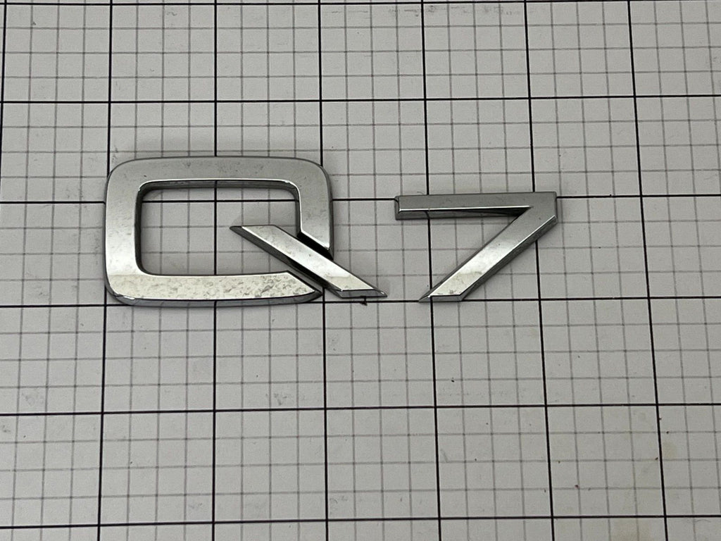 AUDI Q7 2007 2008 2009 Trunk Emblem Bage Logo Letter Q