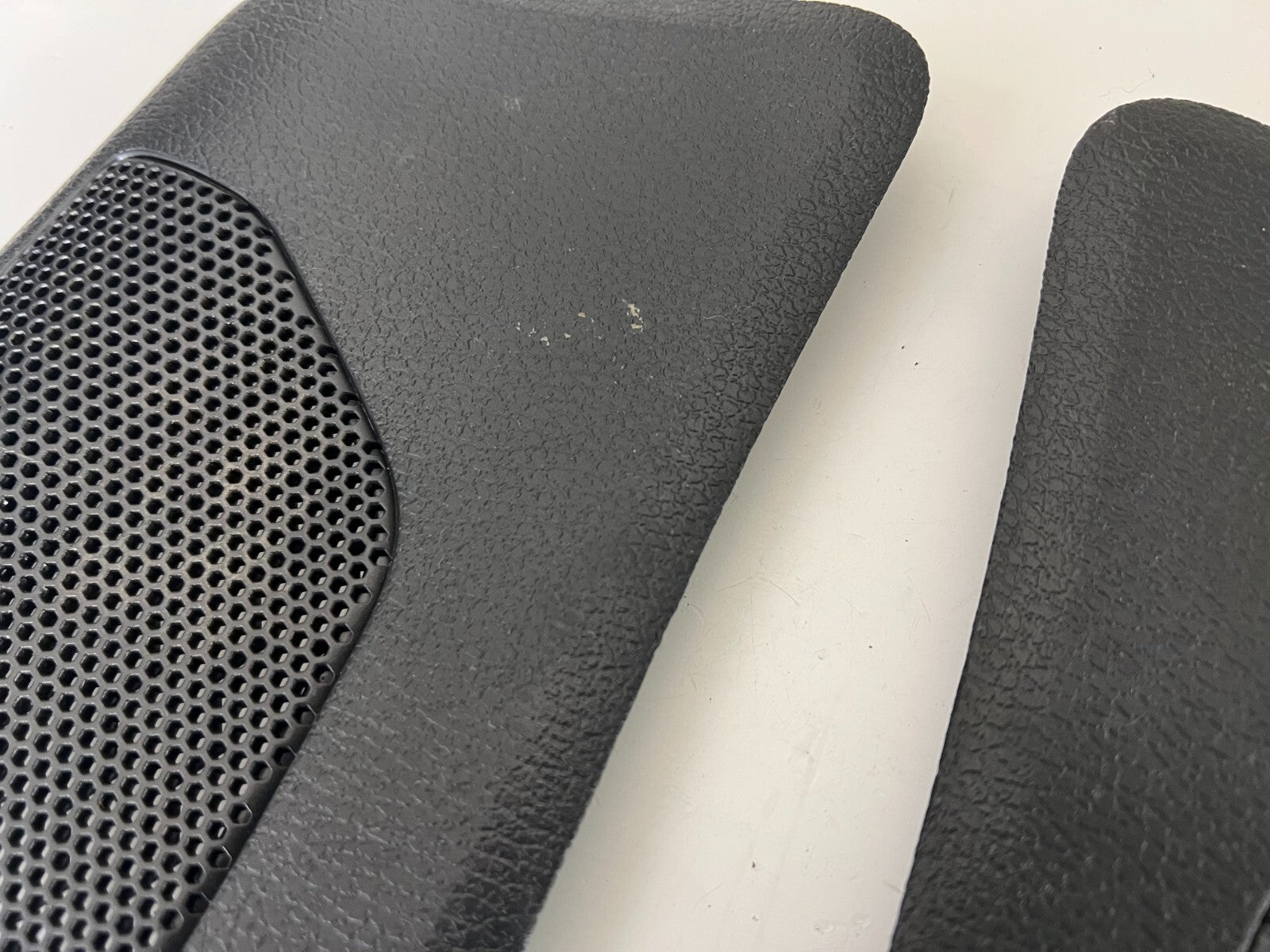 VOLVO Xc70 V70 V70r Right Left Pair Rear Speaker Grill Cover Black