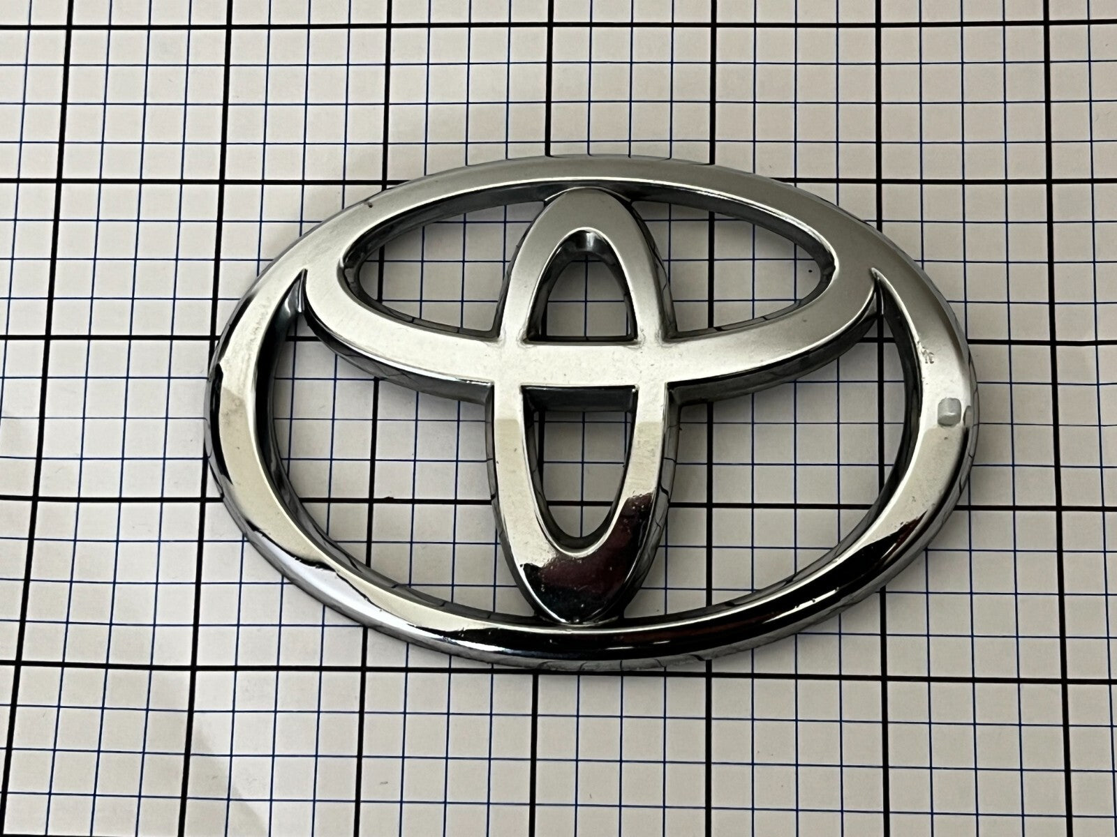 TOYOTA Prius 2005-2009 Front Hood Emblem Symbol Chrome Badge