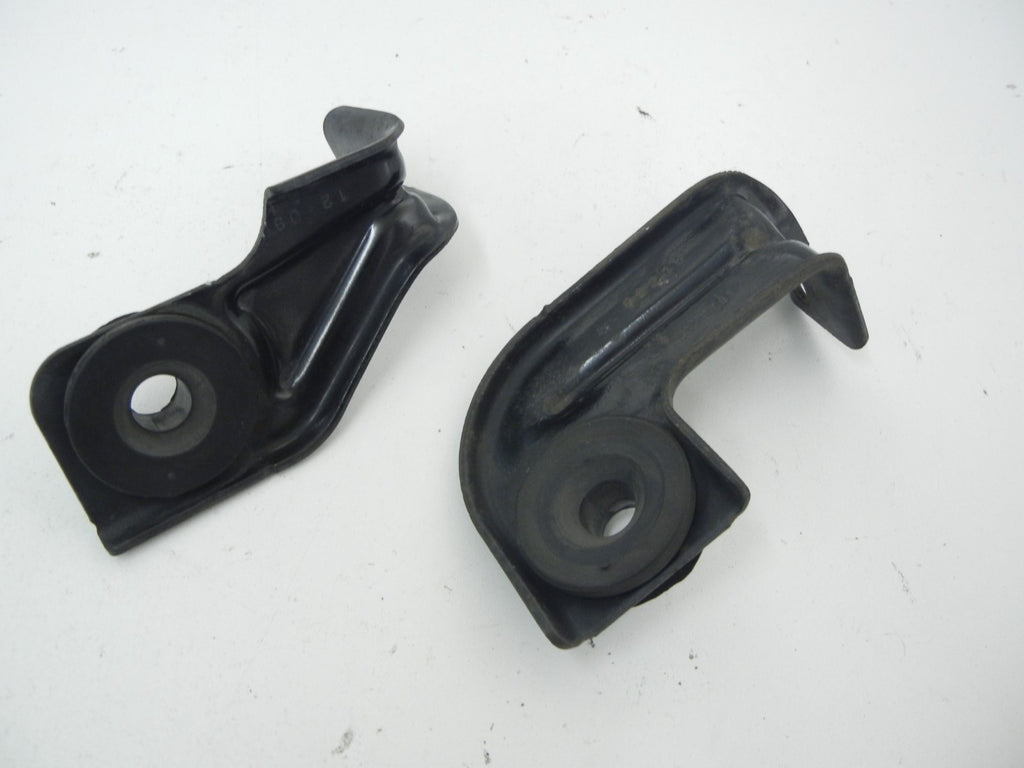 SATURN Outlook 2007 - 2010 Upper Radiator Bracket Left Right Support