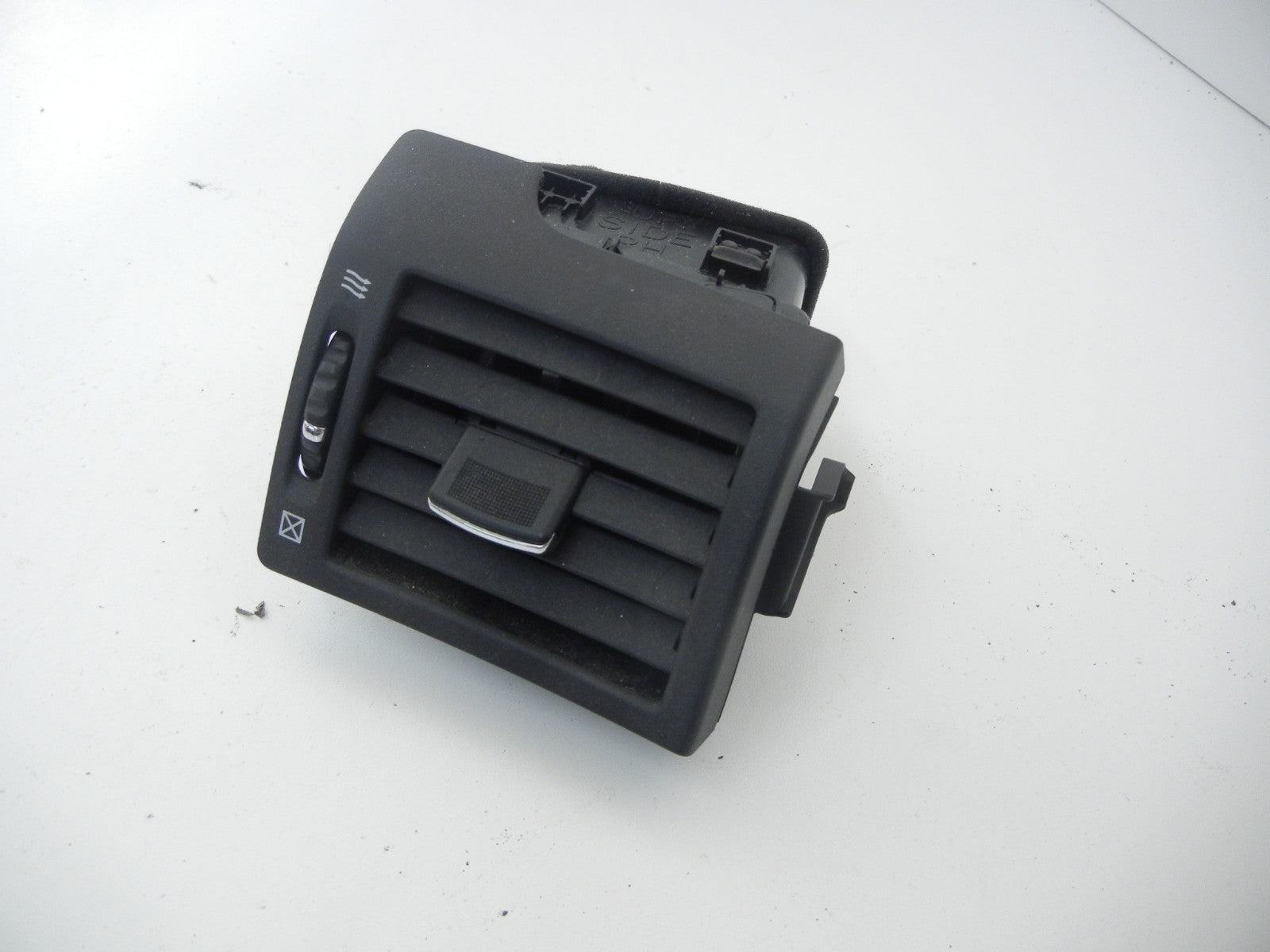 INFINITI M35 M45 Right Passenger Side Dash Air Vents Outlet Screen Black