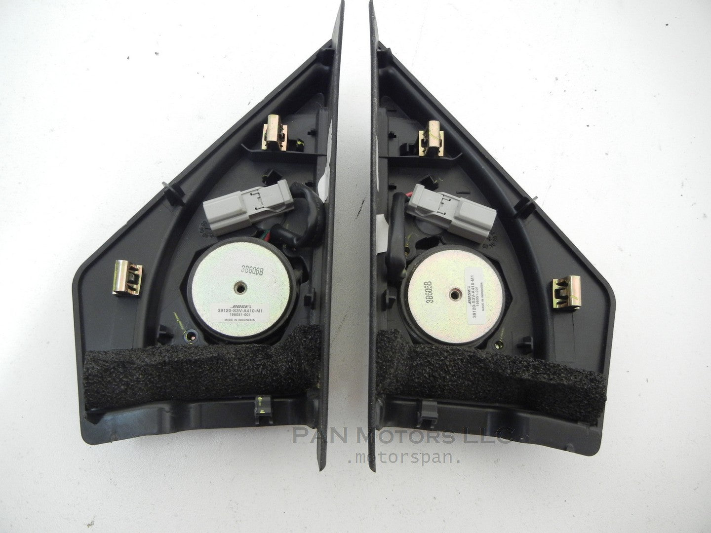 ACURA MDX Left Right Pair Door Mirror Mount Covers With Speaker