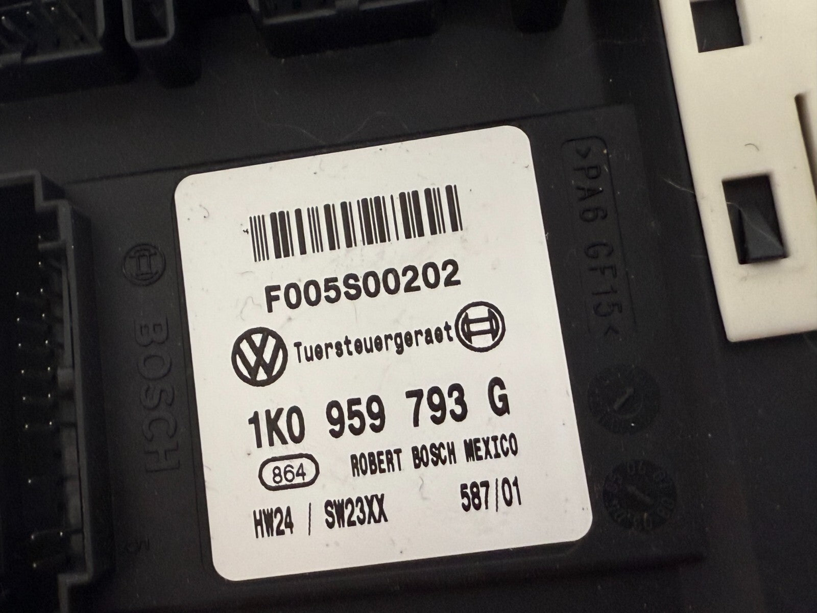 VOLKSWAGEN VW Jetta Mk5 2005 Front Left Driver Door Power Window Regulator Motor