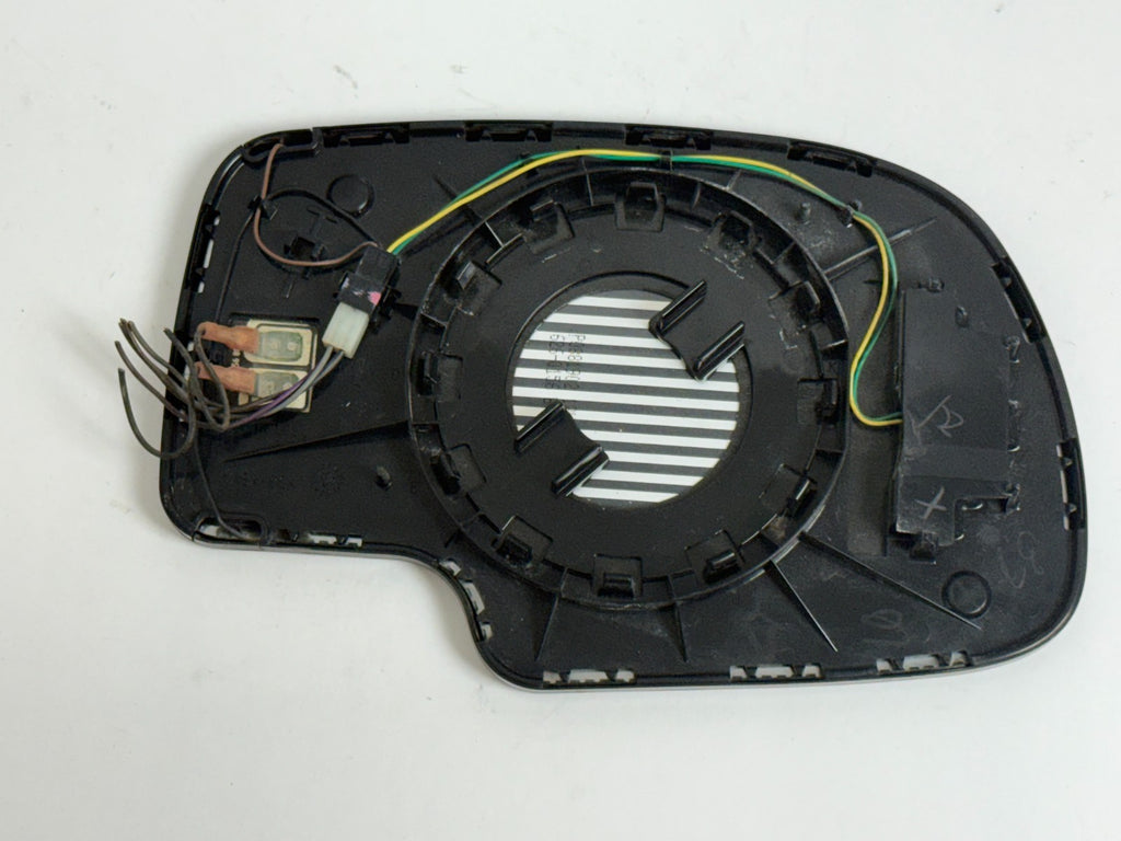 SUBURBAN Yukon Tahoe HEAT AUTO DIM Mirror Glass LEFT SIDE Turn LED 03-06