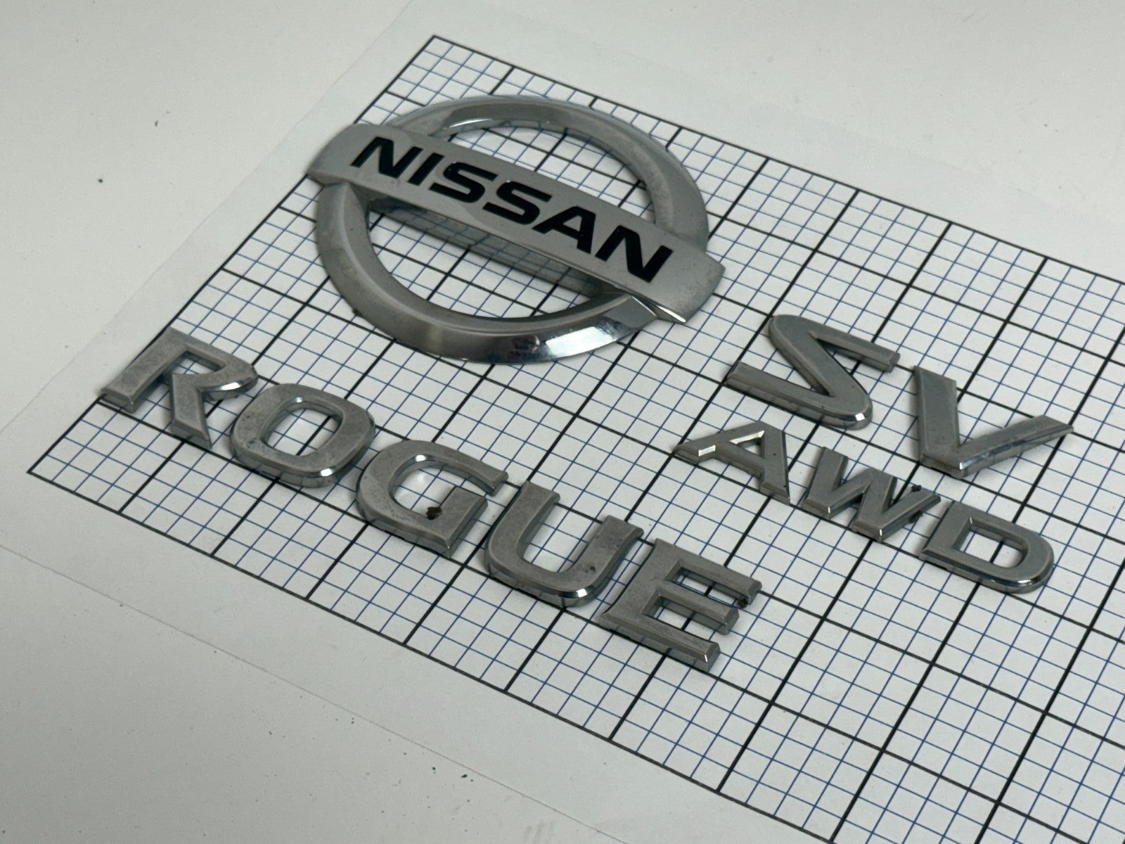 NISSAN Rogue SV AWD 2014-2019 Trunk Liftgate Emblem Set