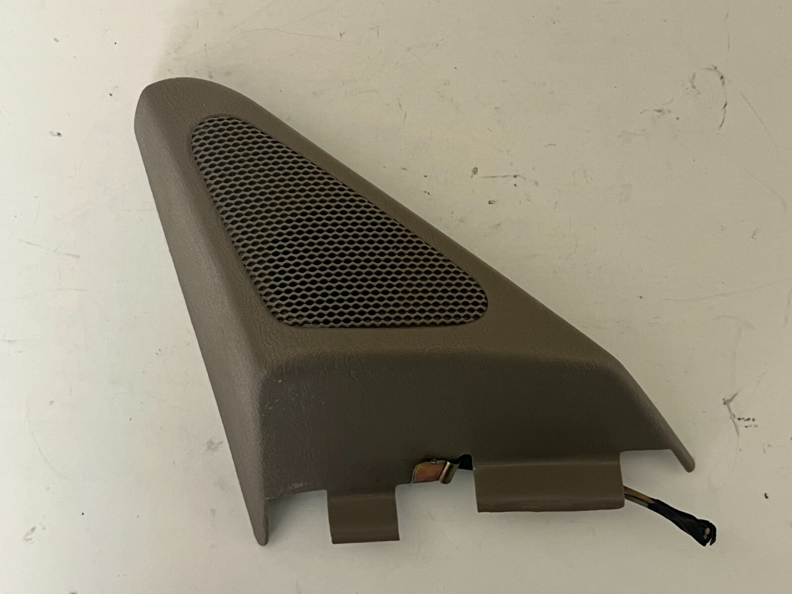 BUICK Lesabre 2004 Left Driver Door Mirror Mount Cover With Speaker Beige
