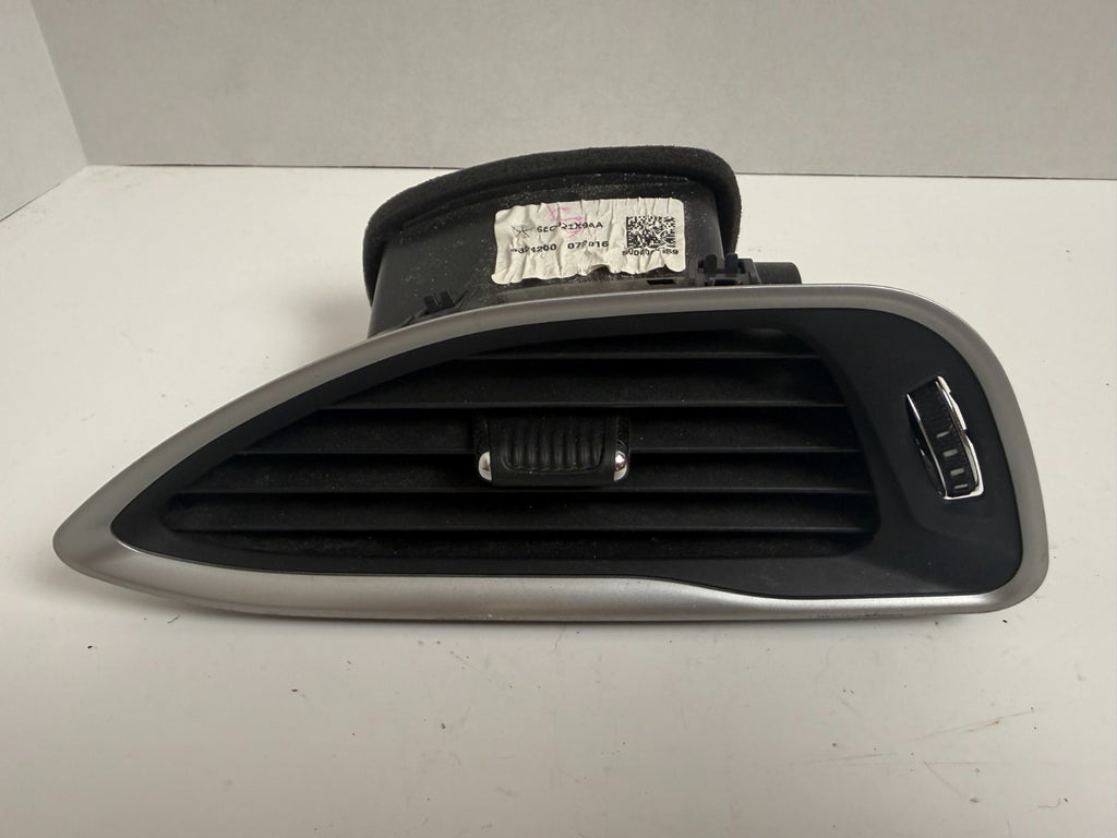 CHRYSLER Pacifica Front Right Dash Outer Air Vent Grille Trim 2017-2024