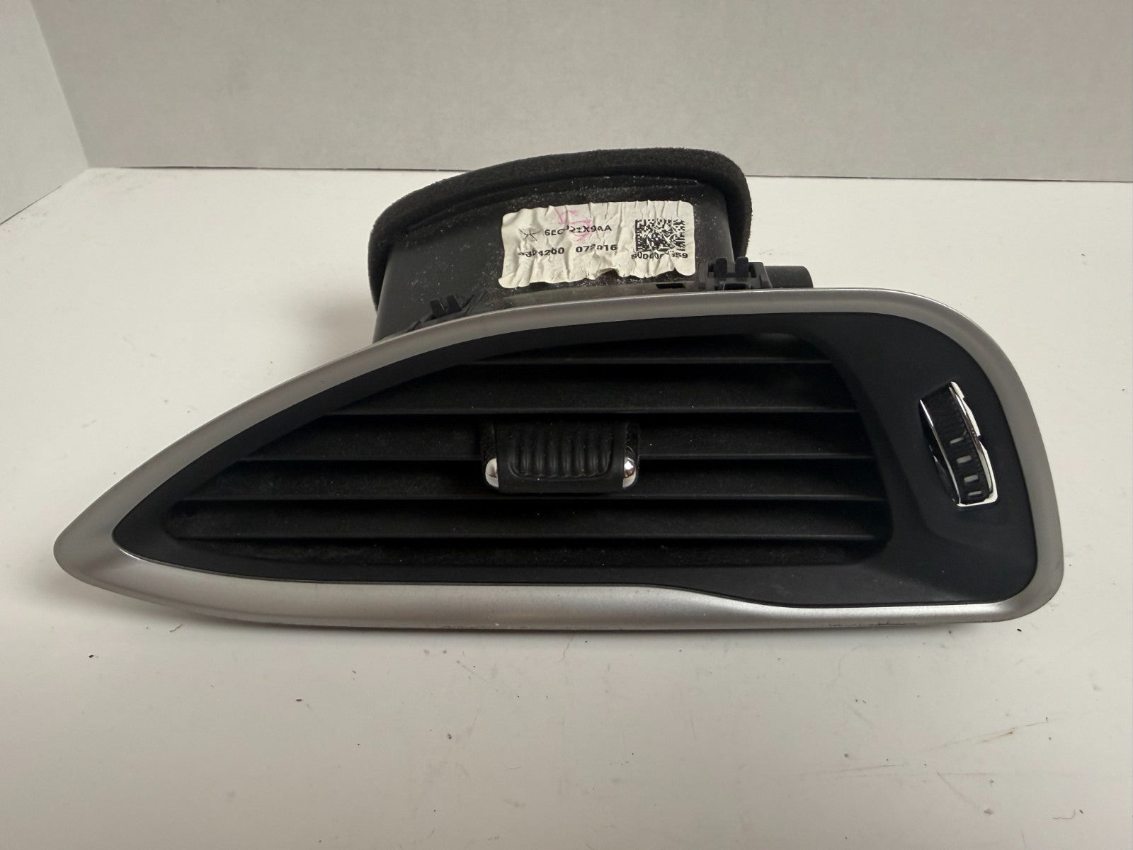 CHRYSLER Pacifica Front Right Dash Outer Air Vent Grille Trim 2017-2024
